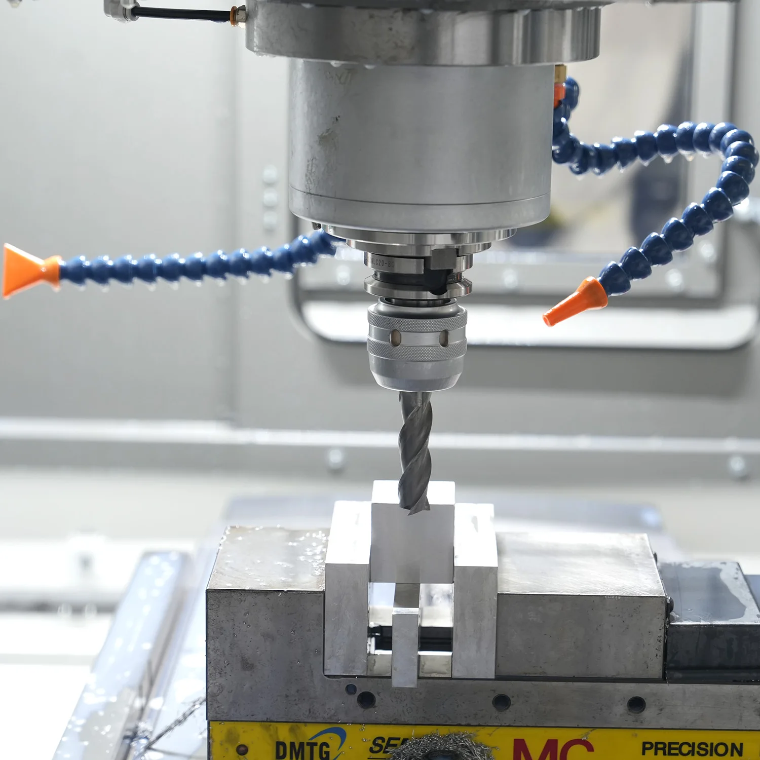 GT DMTG VDM866H New Vertical CNc Milling Machine High Precision Automatic Fresadora CNC 48/48/48 Rapid Feed speed KND Control