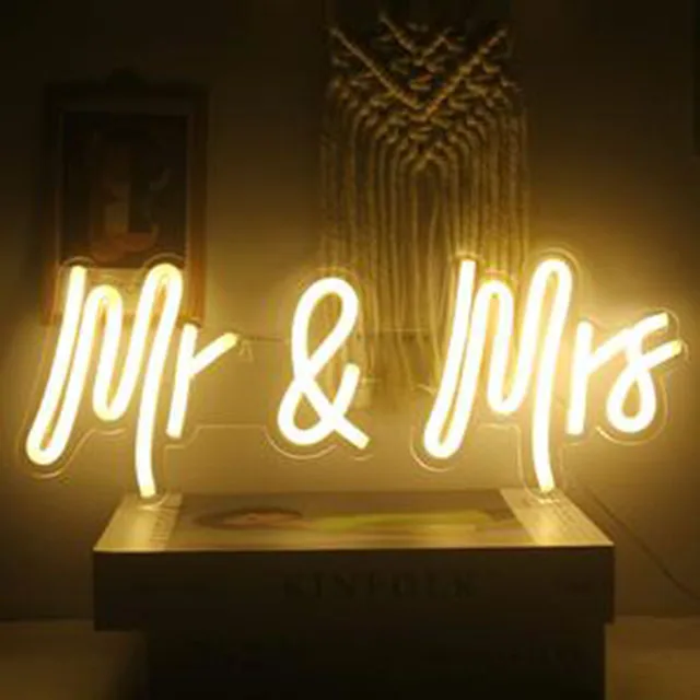 Dropshipping Decorative Glass Tube Pvc Silicone Neon Light Logo Sign Neon Sign Mr & Mrs