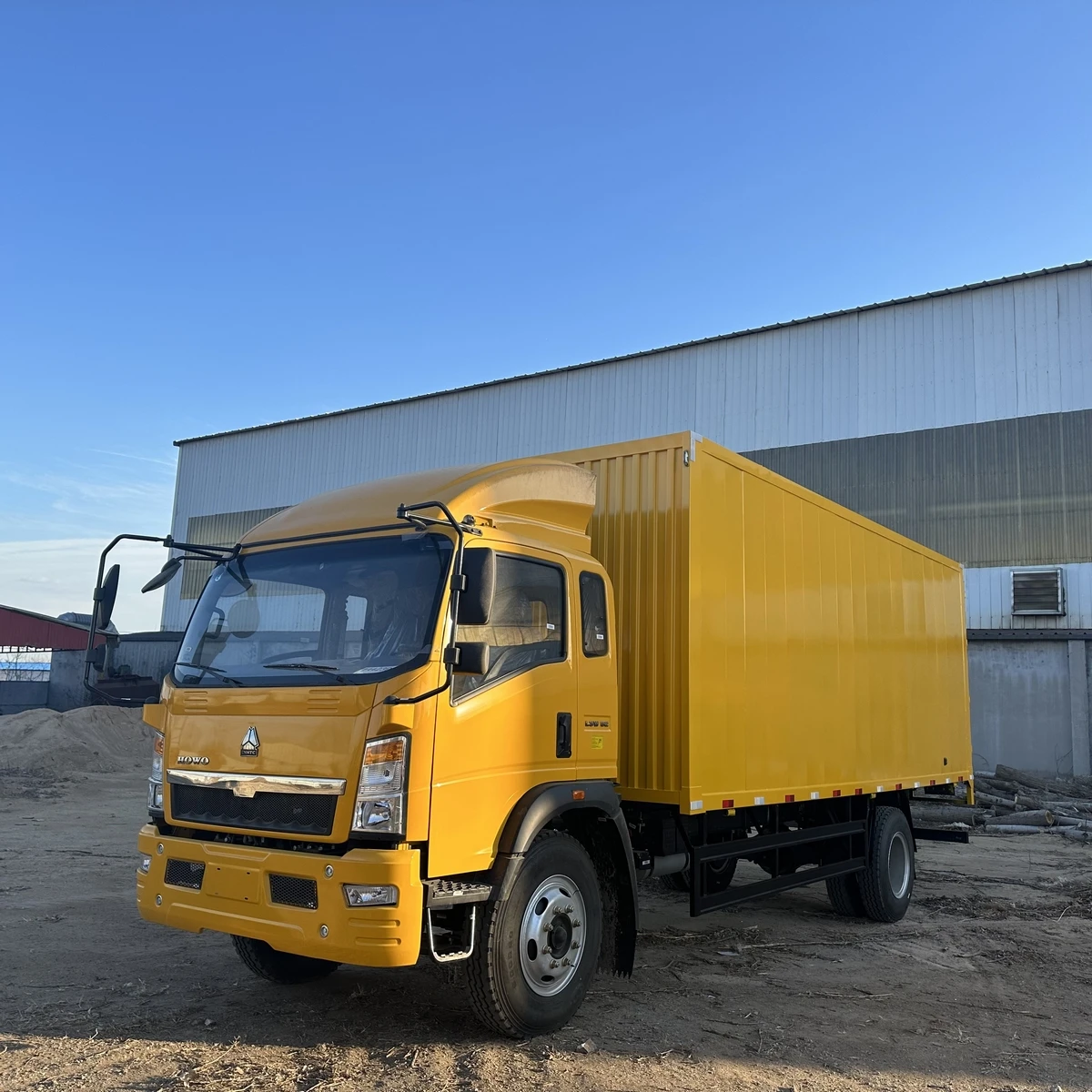 2024 HOWO закрытый грузовой Самосвал Sinotruk Sinotruck 12-тонный легкий мини-грузовик 4x4 4x2 LHD RHD
