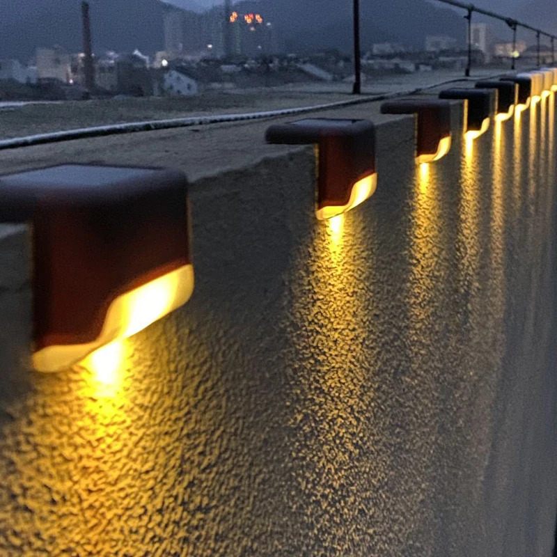 Outdoor Balcony Garden Solar Powered Fence Lights Waterproof Solar Garden Fence Light