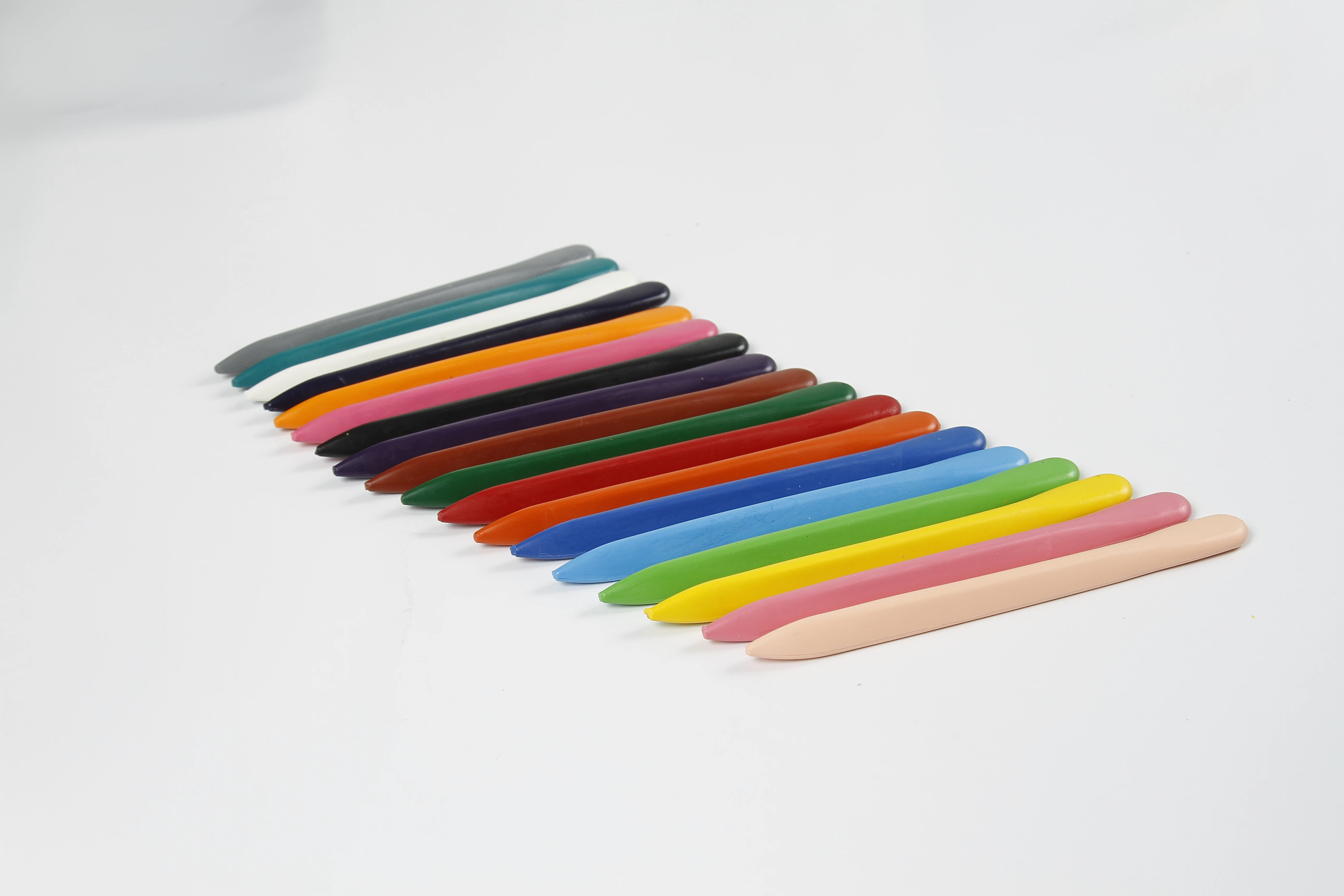 2022 new design 24 colors wholesale factory price Plastic Crayons Peanut Crayons Triangular Crayons for kids