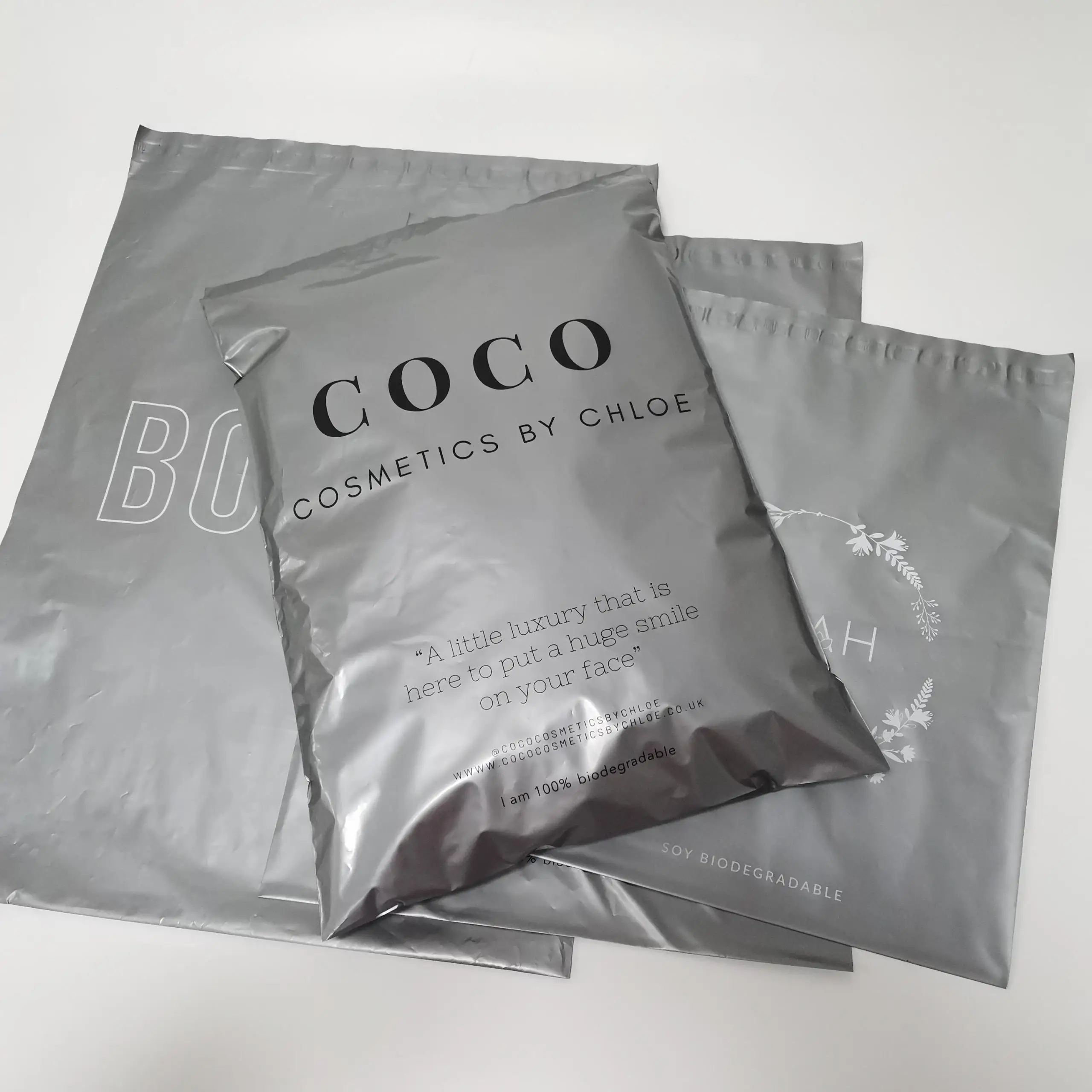 ECO Friendly Luxury  Grey/silver Poly Mailer Custom Own logo Poly Mailer Bag  /custom logo Shipping Bag