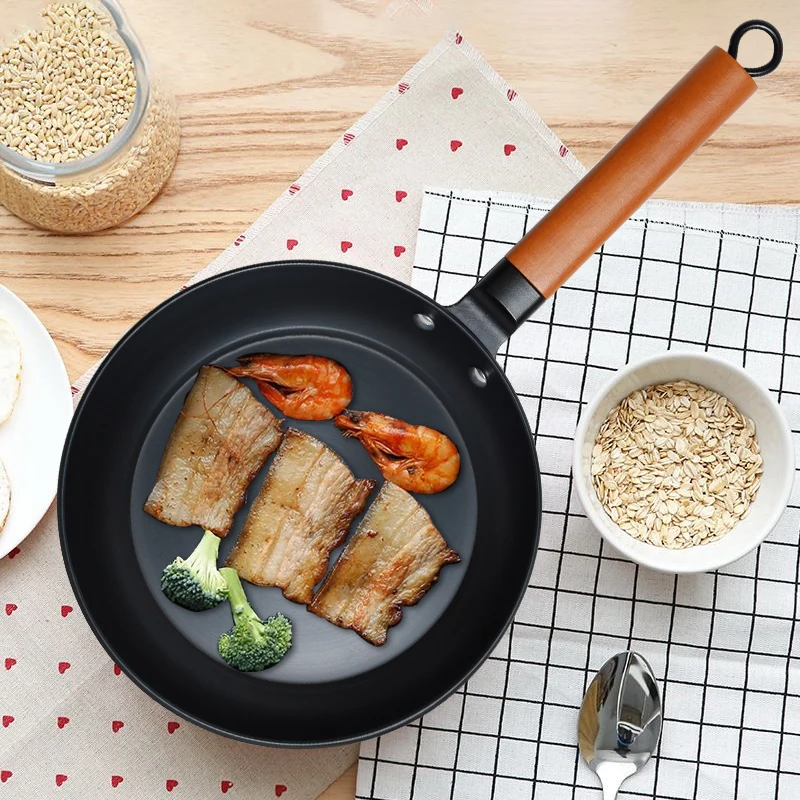 Wholesale 24cm Carbon Steel Nitriding Frying Pan 1.3mm Thick PFOA-Free Preseasoned  For Kitchen with Wooden Handle