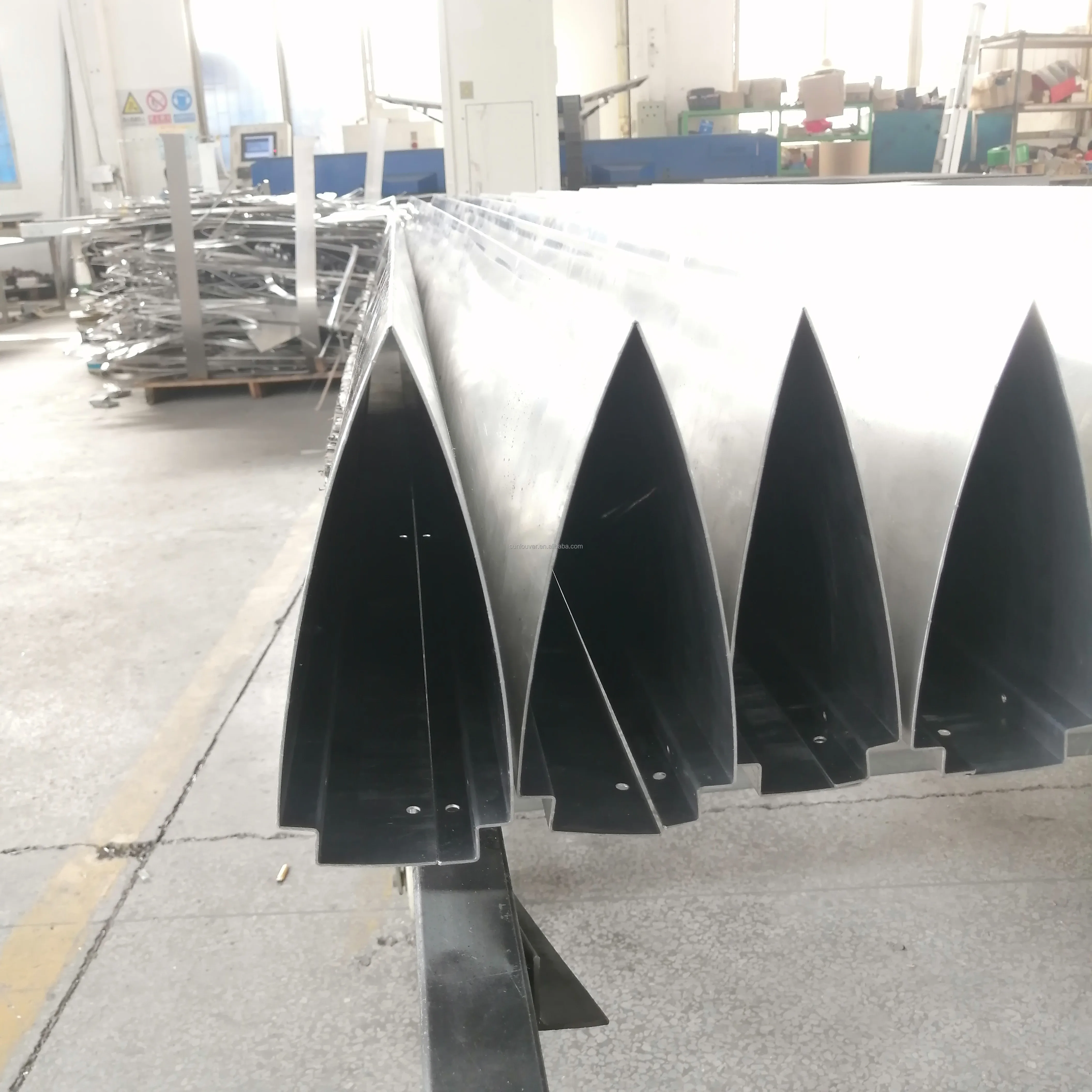 Aluminum Alloy Aerobrise  Louver  Vertical installed Facade Cladding for decoration