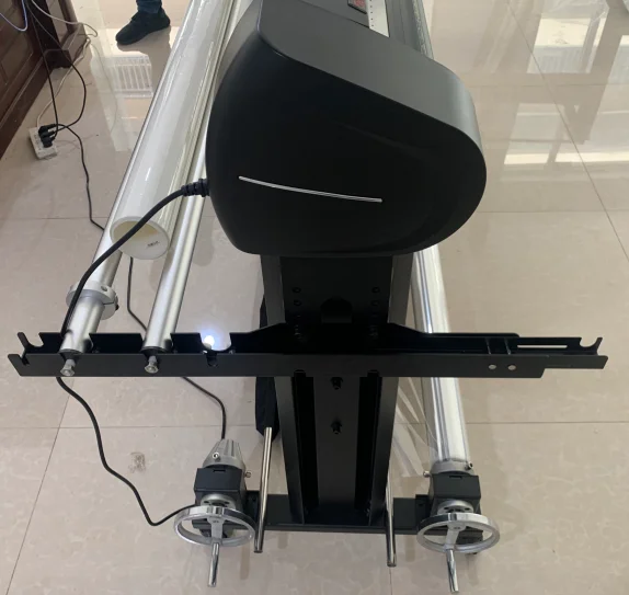 5.3ft  M1600  Auto Contour Vinyl Graph Cutting Plotter For Car/Cloth/Window Film PPF Material