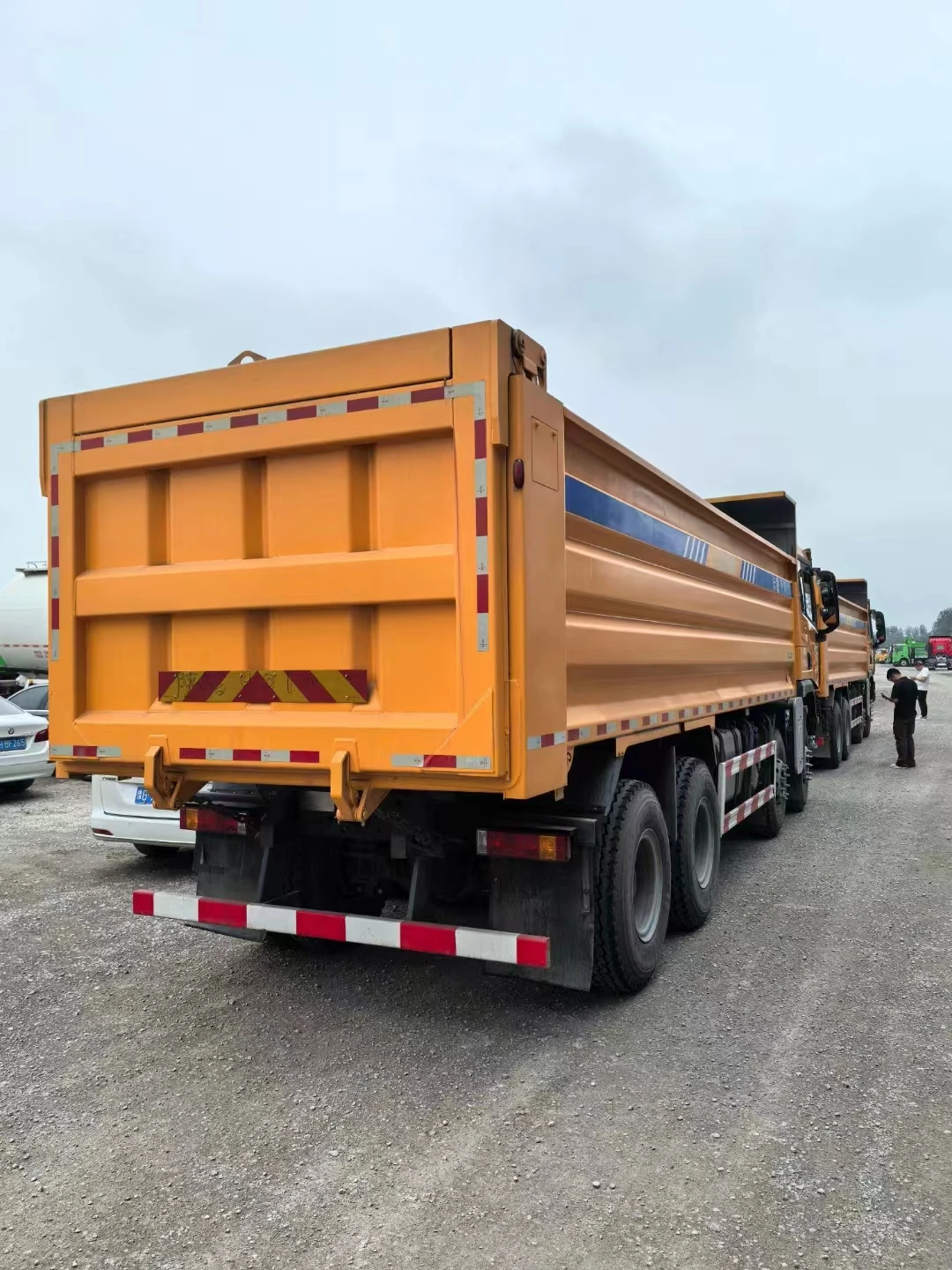 Китайский дизельный грузовик Shacman 8x4 70 тонн 12 колес