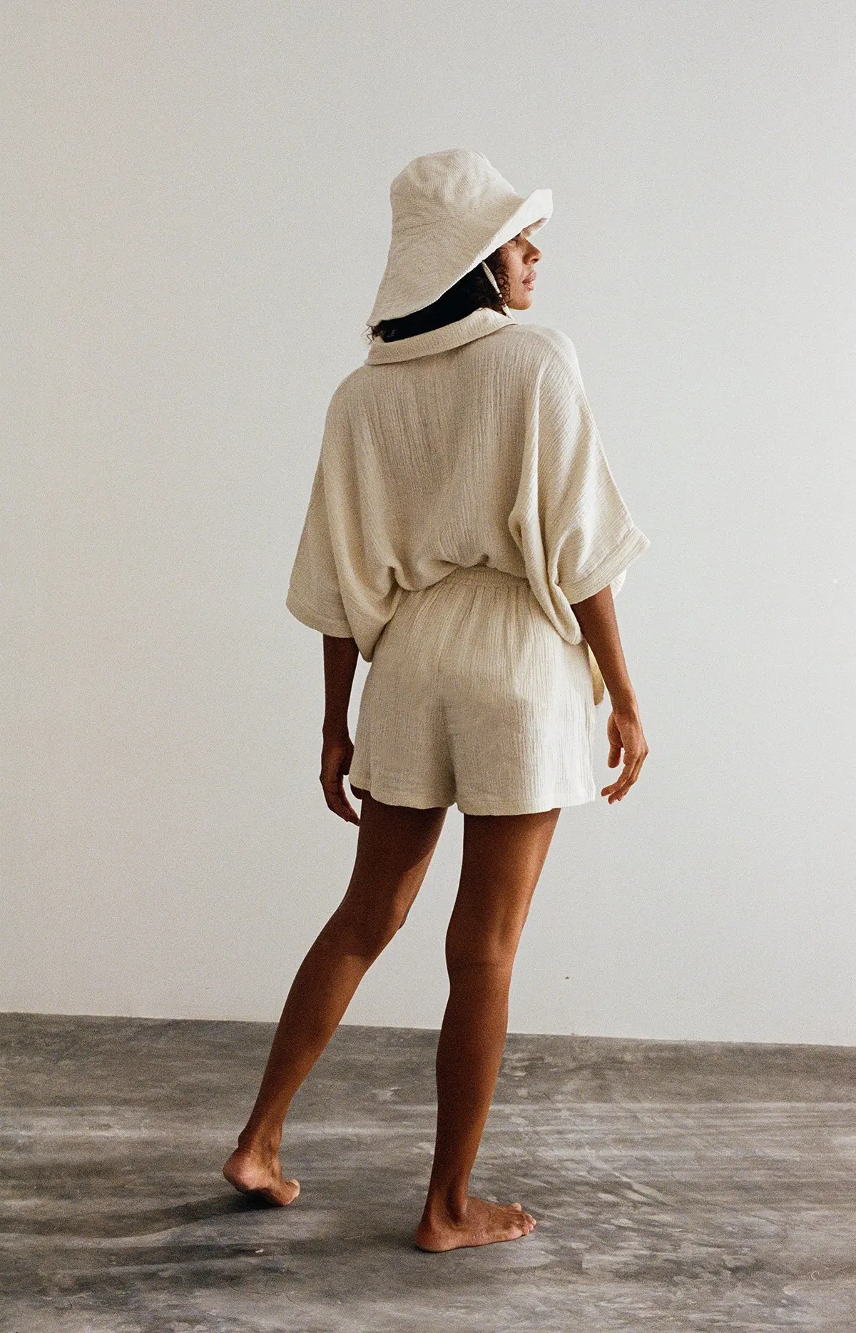 Women oversize cotton linen top and loose leg shorts 2 piece set