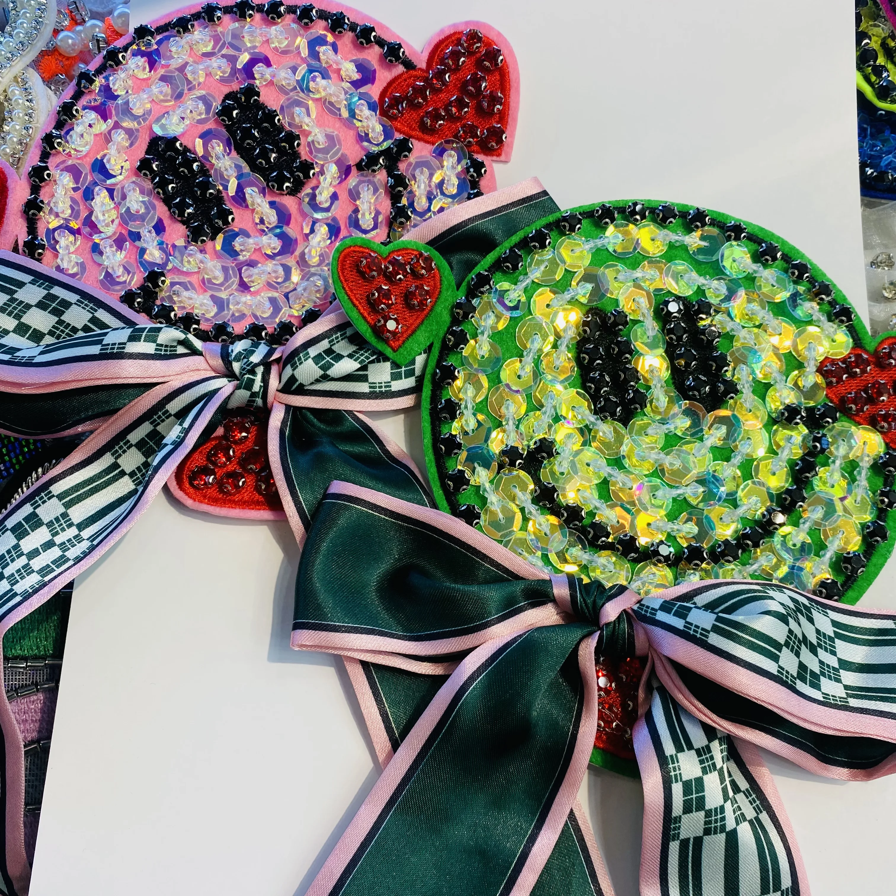 Famous brands patch handmade badges appliques logo stock patches