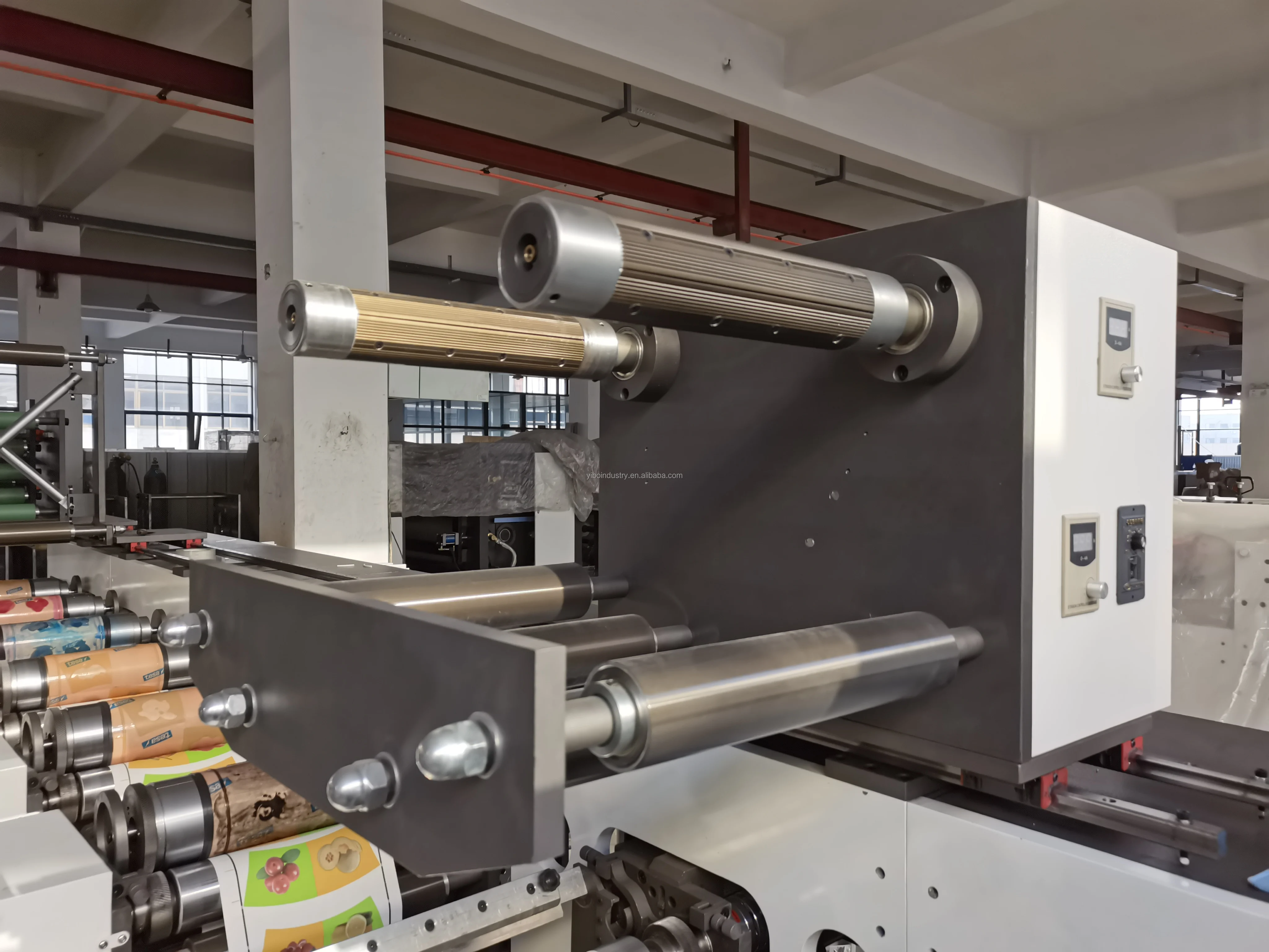 chinese 4 colors roll to roll nylon label paper die cutting slitting UV felxo press flexographic printing machine
