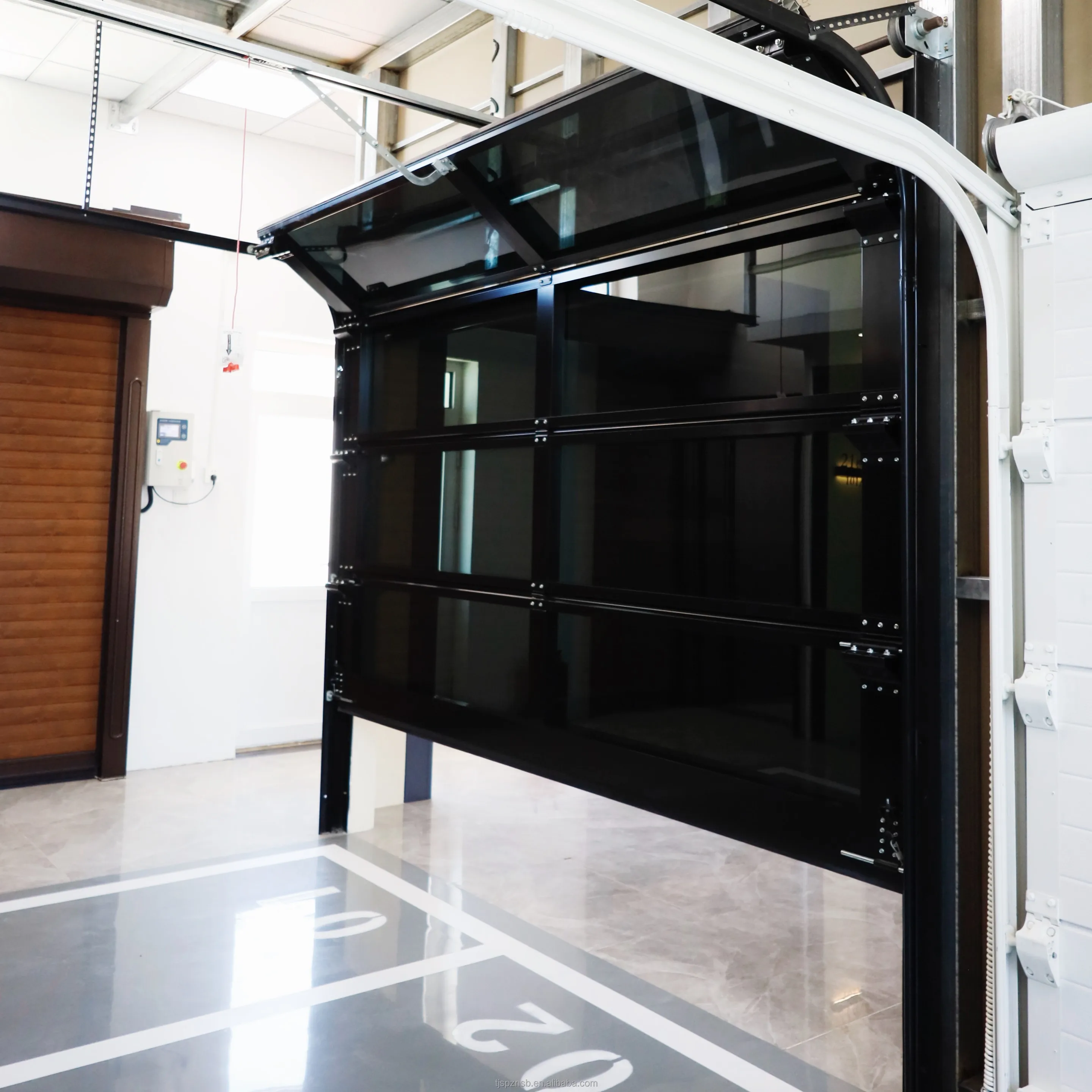 Shunpeng OEM Service Hot-Selling Combined Automatic Garage Door with Sheet Metal and Tinted Aluminum Glass Panels