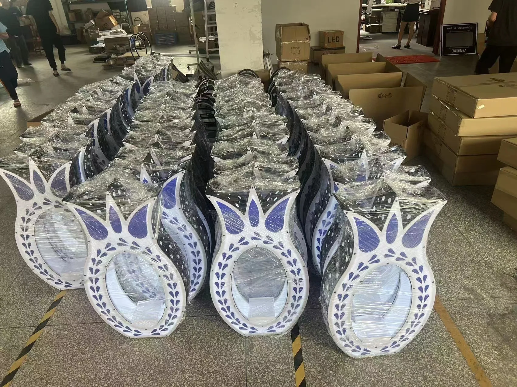 Custom Glorifier Display VIP Tequila Bottle Holder Service Carrier  LED Bottle Presenter For Night Club Party Lounge Bar Pub