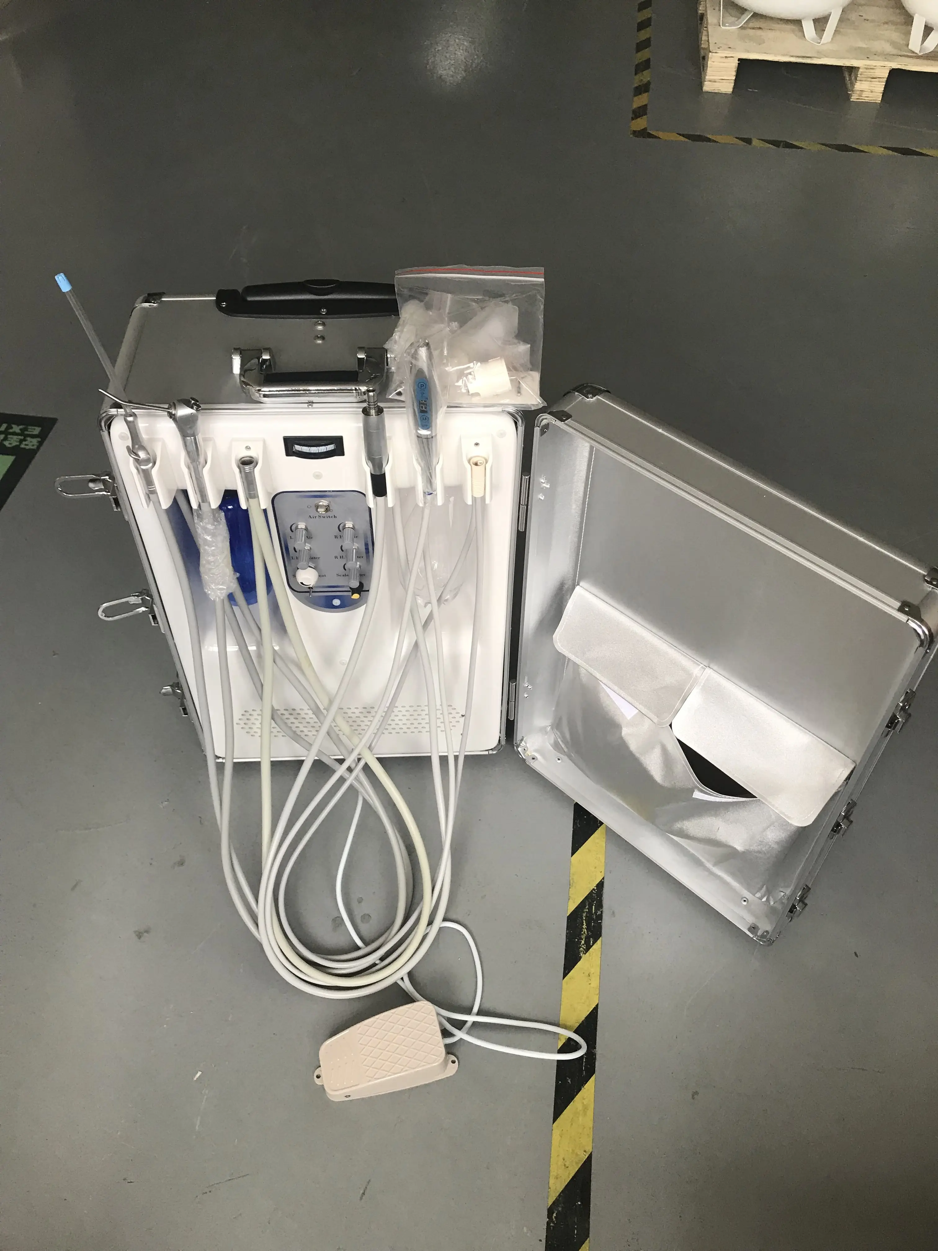 LTDC09 Modern Medical Dental Equipment Mobile Dental Chair Portable Dental Unit Manufacturer With Air Compressor