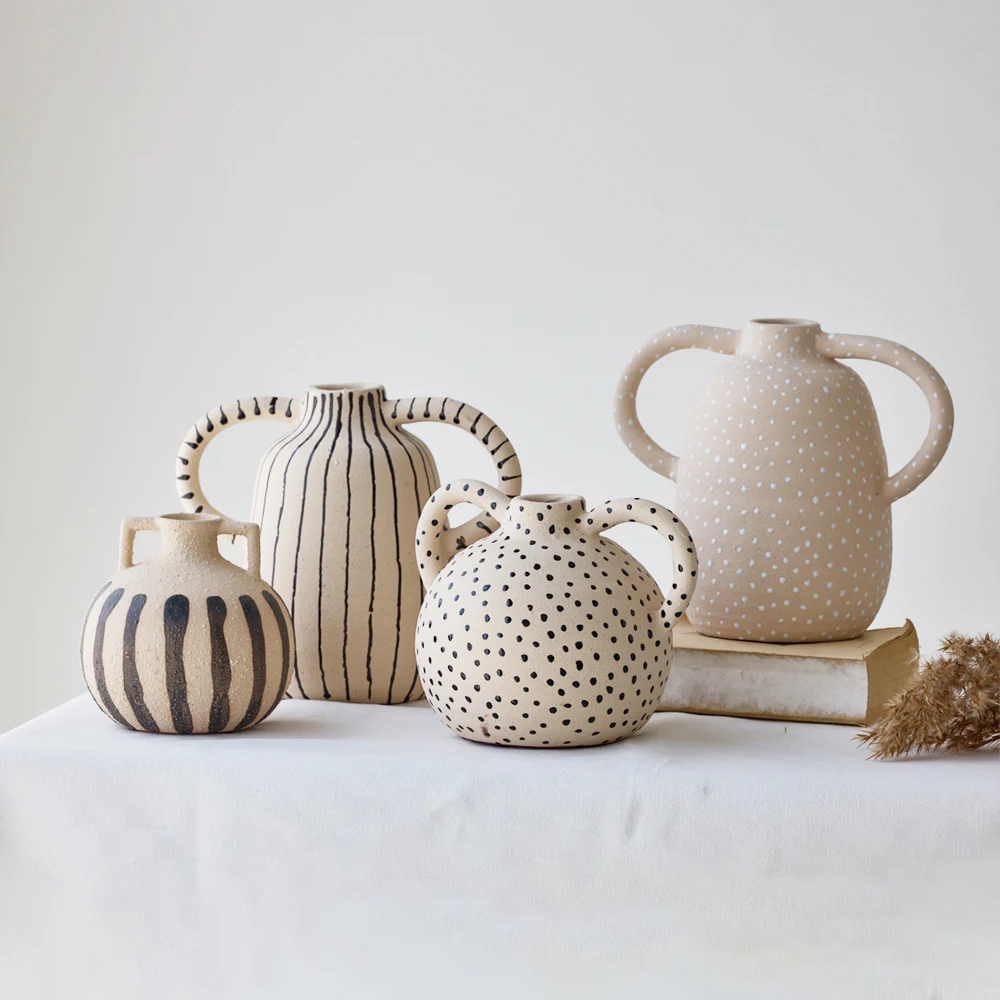 Noric Creative Ceramic Decorative Small Vase Retro Abstract with Design Sense Home Decoration Ceramic Vase