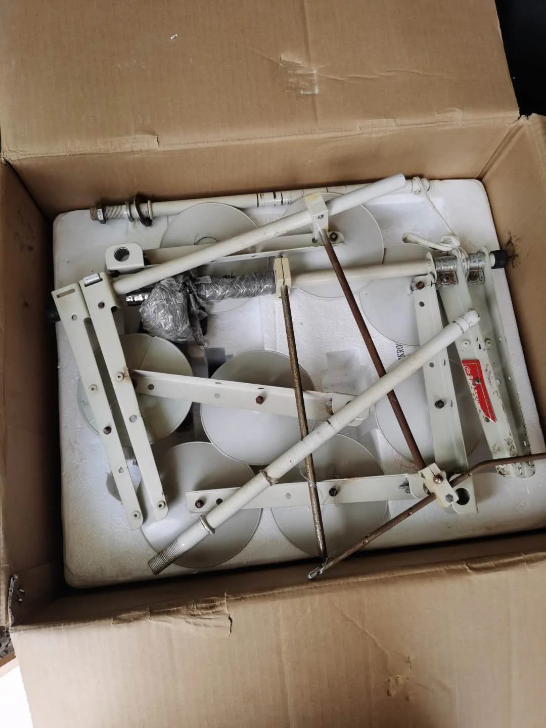 Nice quality used sewing machine jukis 6714S 4 threads overlock sewing machine made in Japan