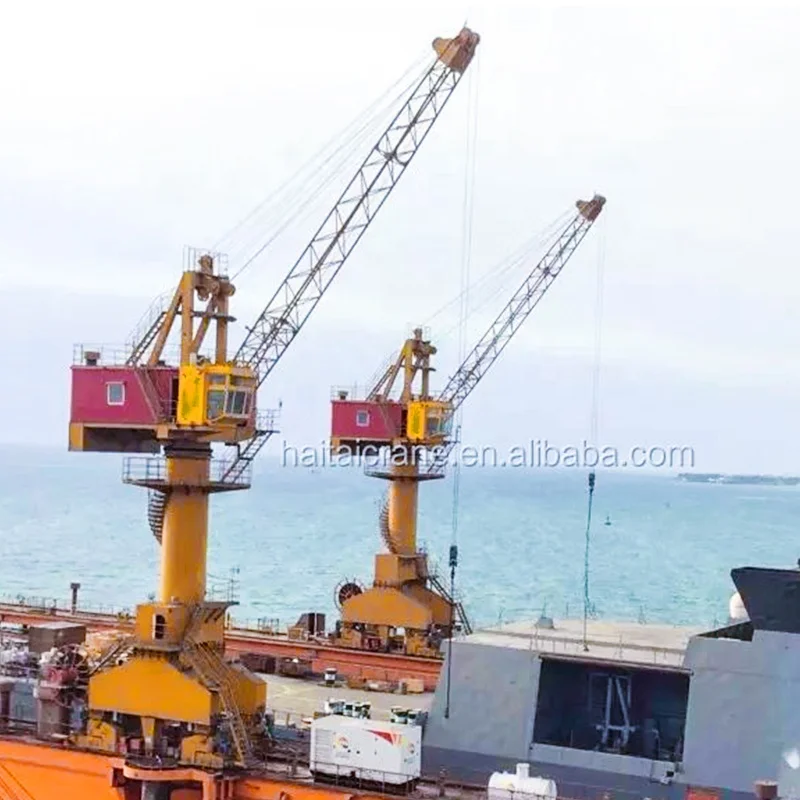 Customized 20-200 ton portal  electric level luffing crane for lifting heavy objects in shipyards and ports