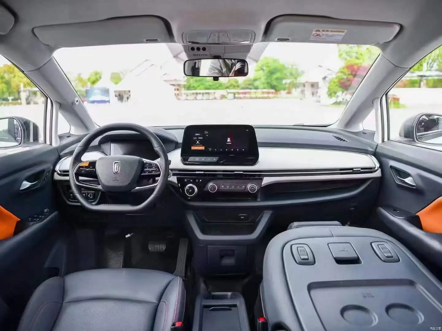 cheap wholesale Bestune NAT 2021 Brand New Car Large space and long cruising range NEDC (km) 419 electric new energy vehicles