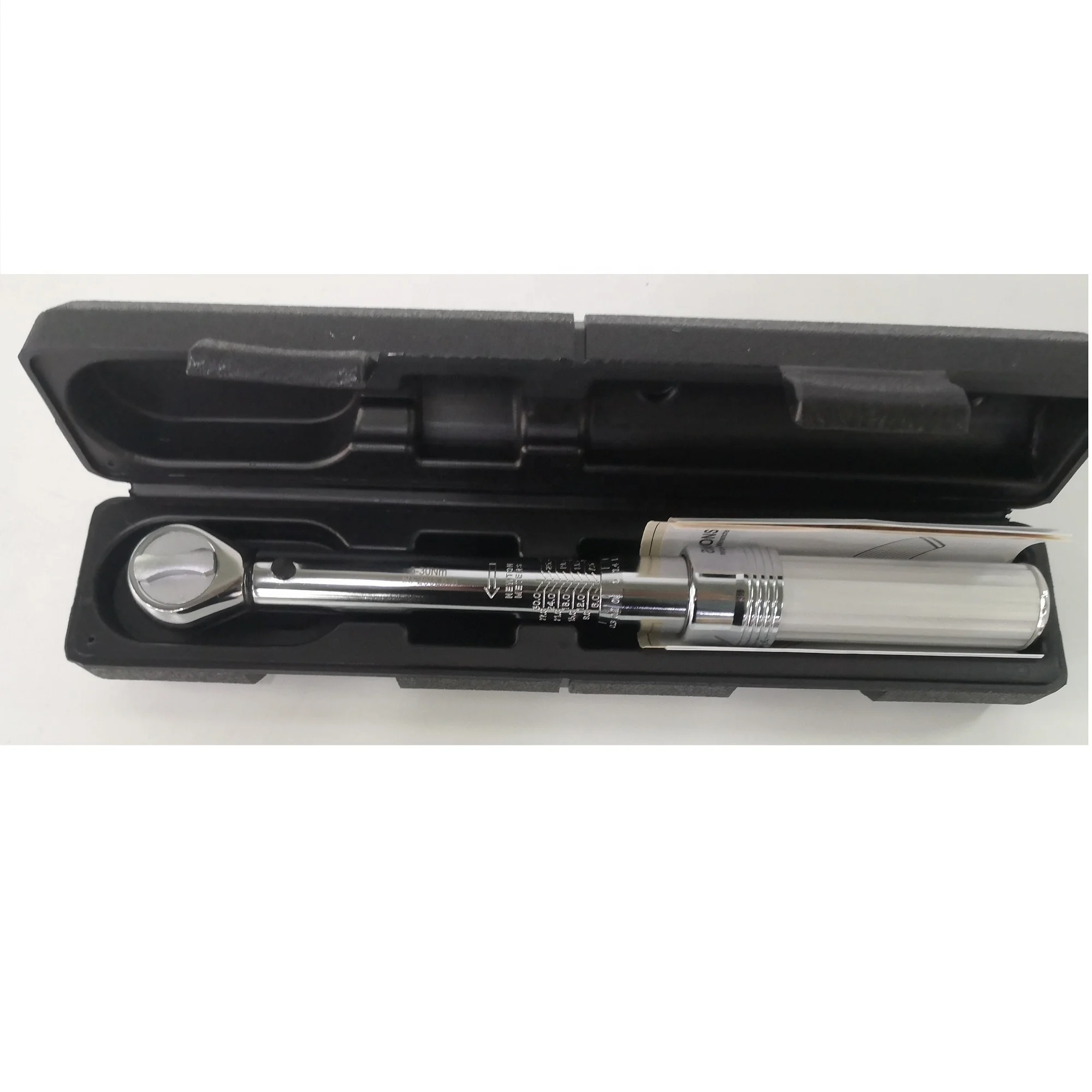 
 Динамометрический ключ с трещоткой  