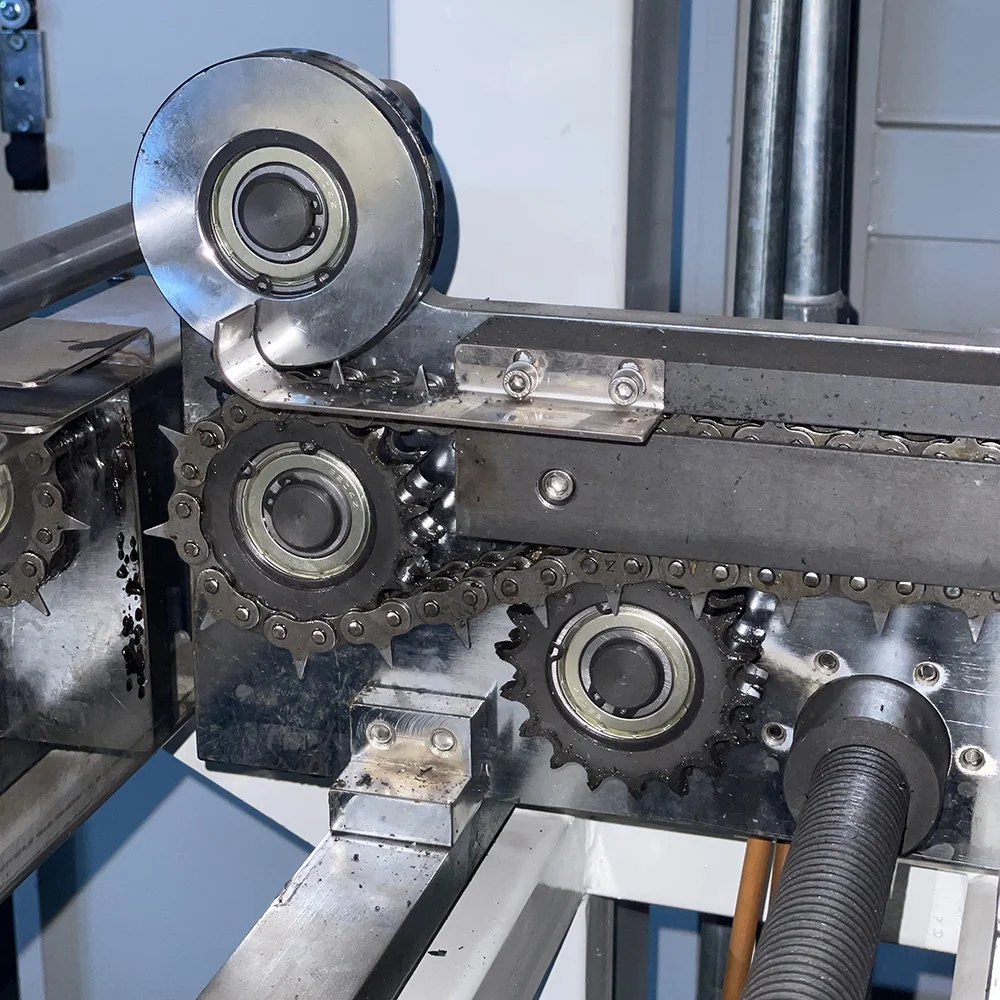 Multi-station Automatic Hi-efficient Full Servo Drive System Plastic Plate Small Mini Thermoforming Making Machine