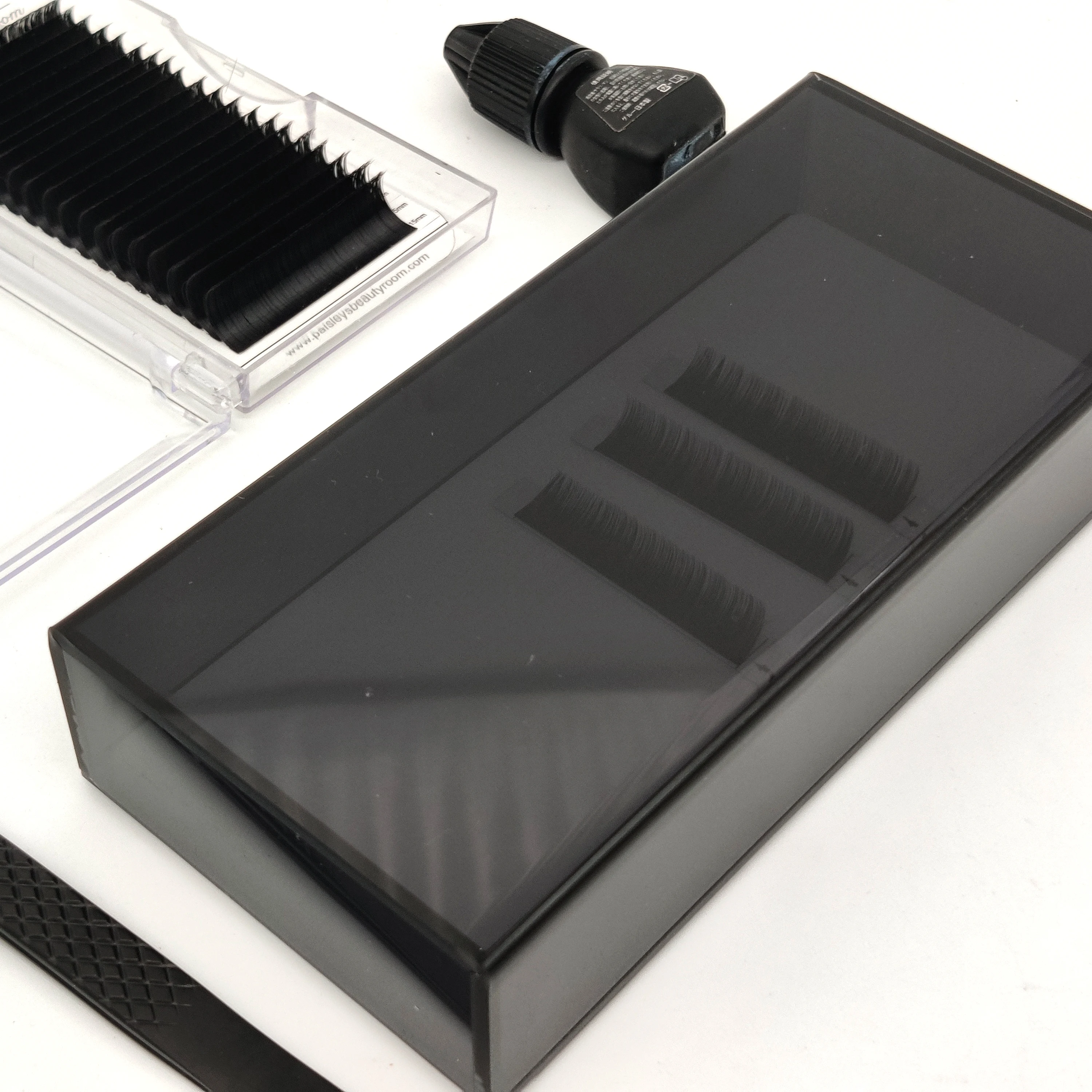 Wholesale Custom Logo Mul-color Lash Acrylic Pallet Eyelash Glue Palette New Eyelash Holder Storage Box With Cover