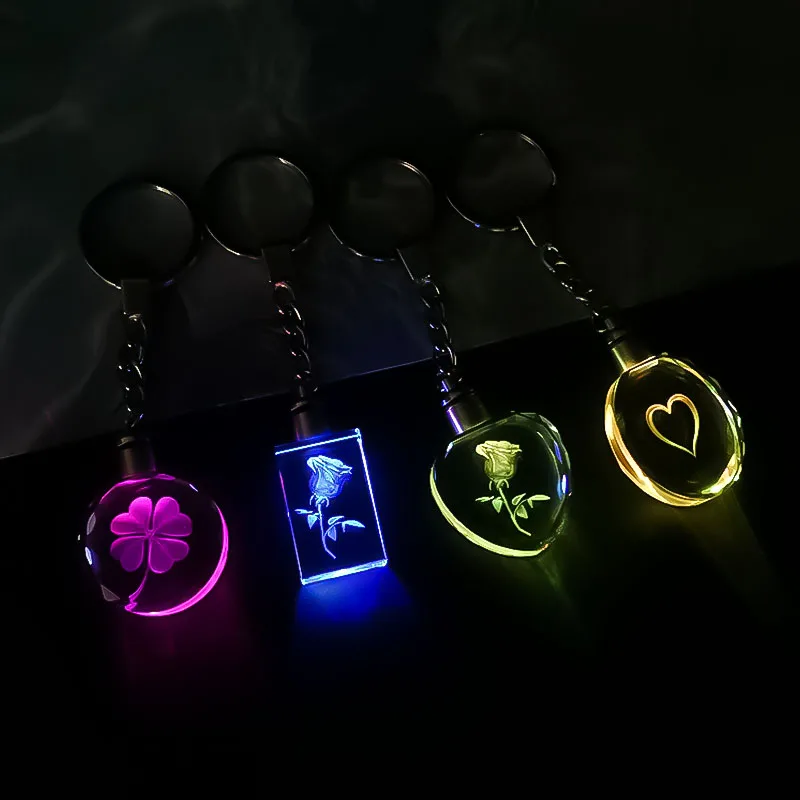 Гуанчжоу дешевые оптовые брелки с кристаллами на заказ 3D логотип имя светодиодный кристаллический брелок буквой