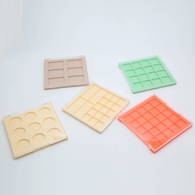 19 Color Logo Accepted  Plastic Cosmetic Packaging Case Transparent Empty Eyeshadow Palette Container