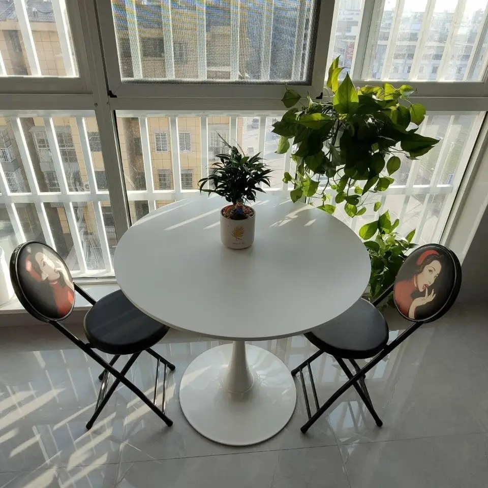 Simple Durable Design Home Furniture Dinner Table Round White Black MDF Tulip Dining Tables for Restaurant