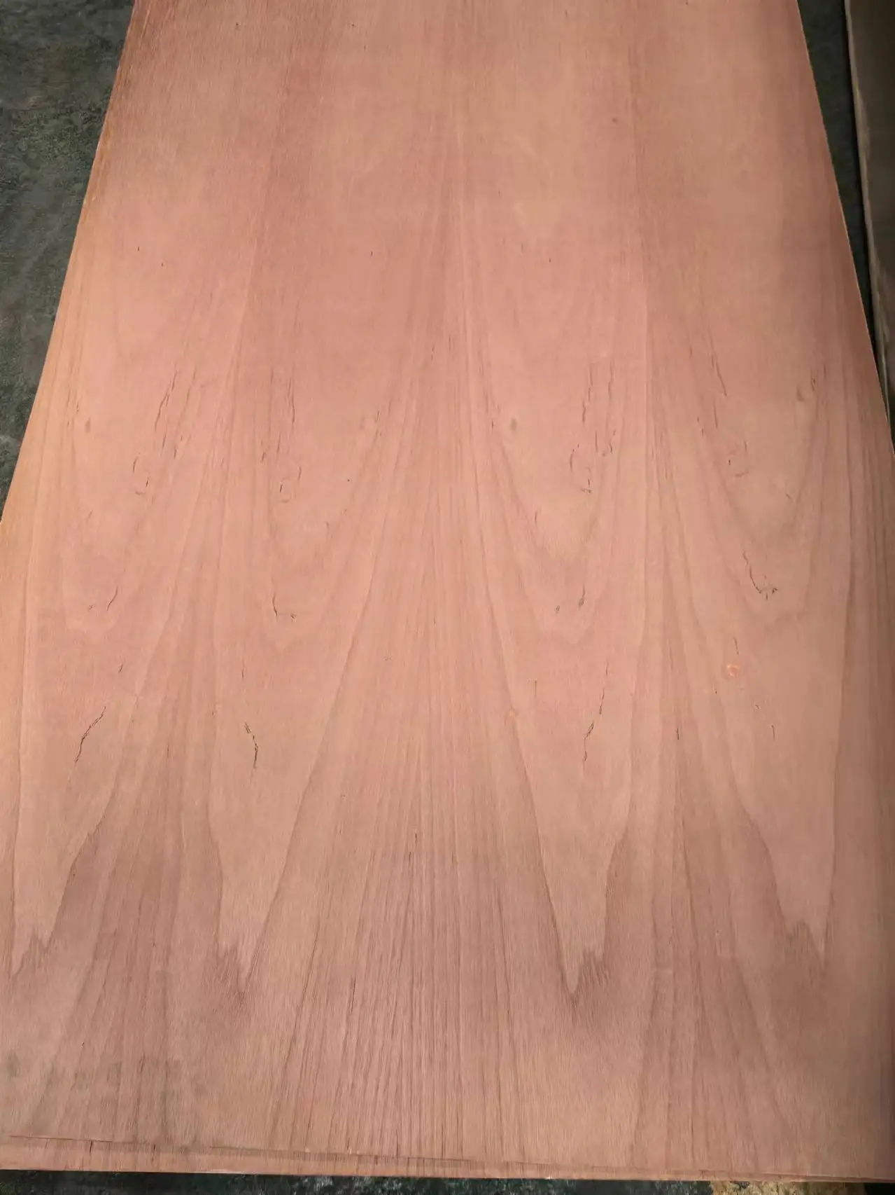Natural Pine Red Oak Red Cedar Black Walnut Veneer Fancy Plywood