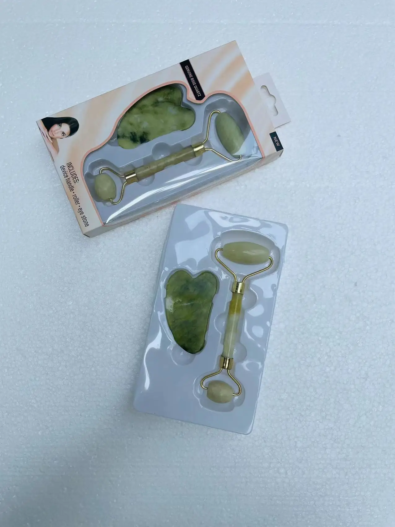 Beauty equipment Gua Sha and Roller in Box Thin Face Massager Lifting Tools Slim Facial Gua Sha jade Stone Beauty Care Set