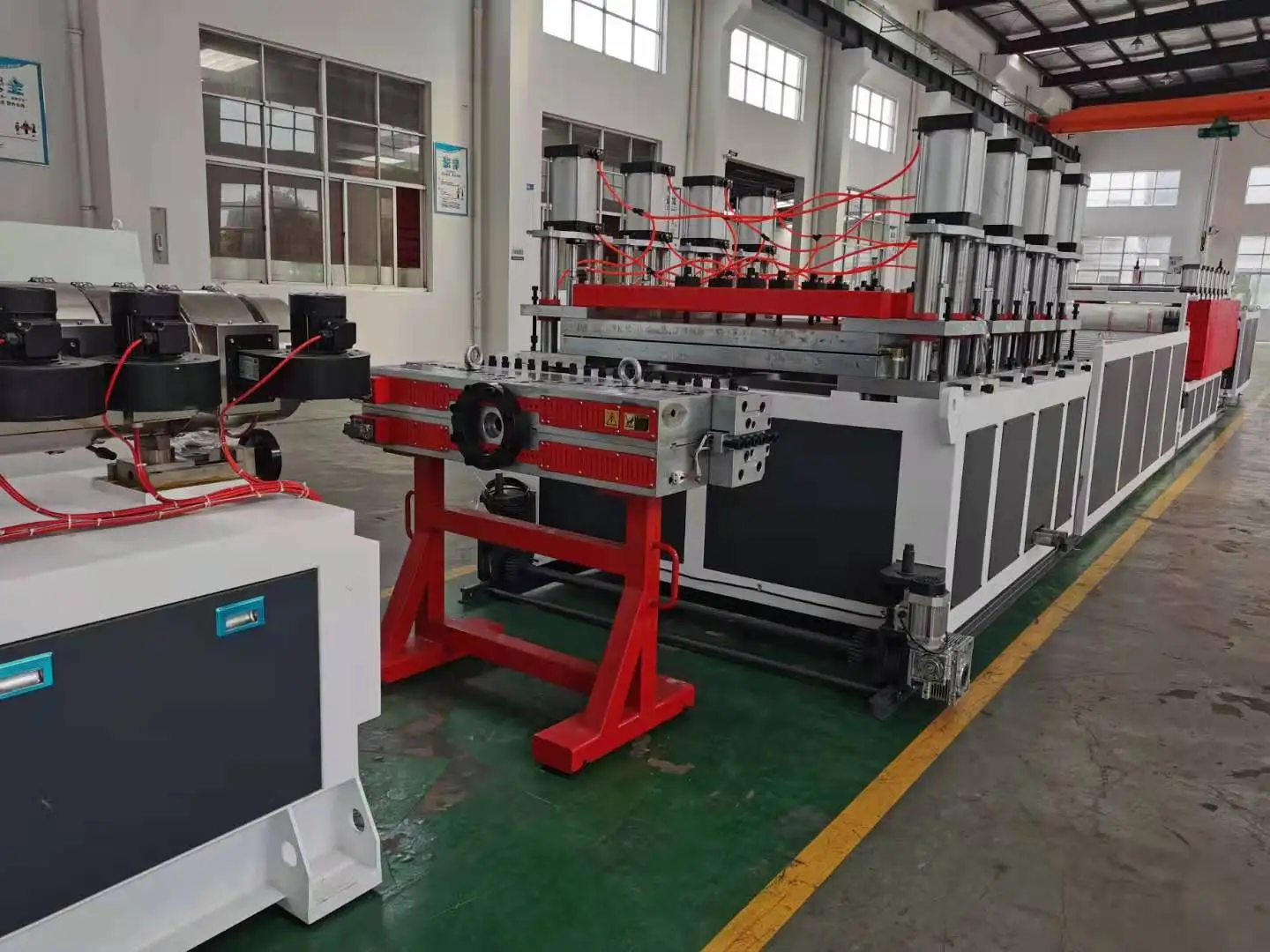 PVC WPC Foam Door Panel Board Production Line/Making Machine/Extruder Manufacturing Equipment