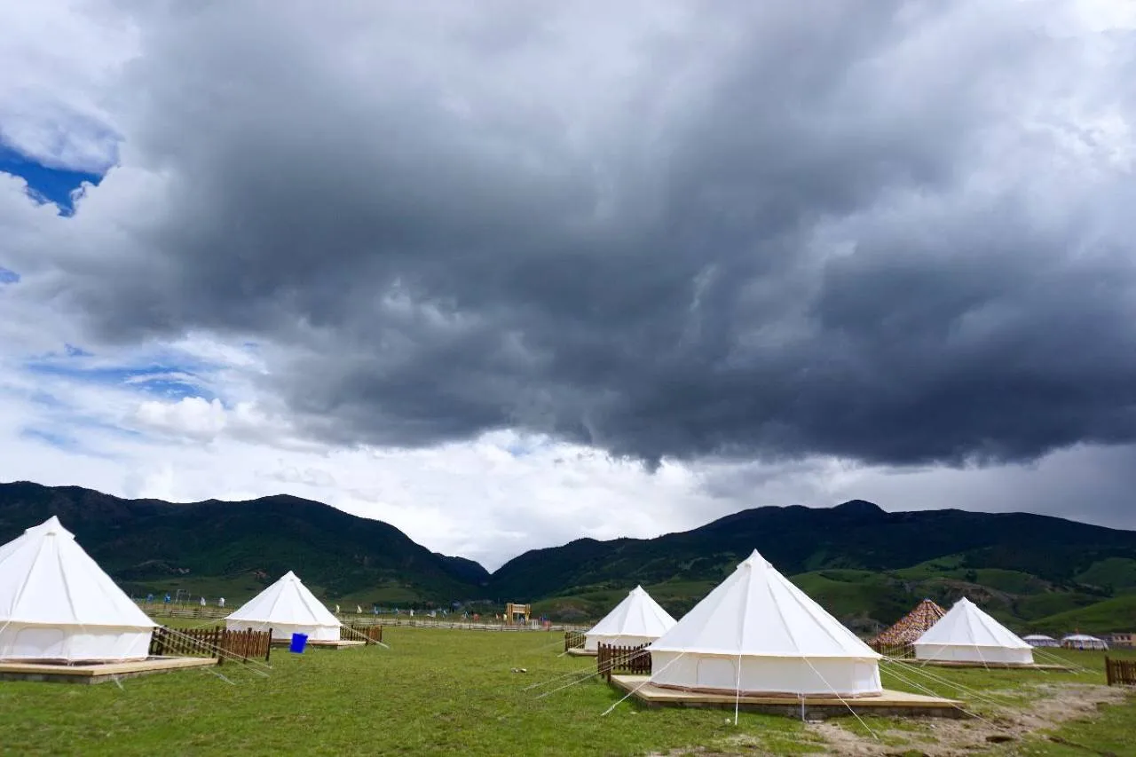 4 season china outdoor camping glamping products 3m 4m 5m 6m 7m Canvas mongolian Tent Factory Manufacturer Bell Tent yurt