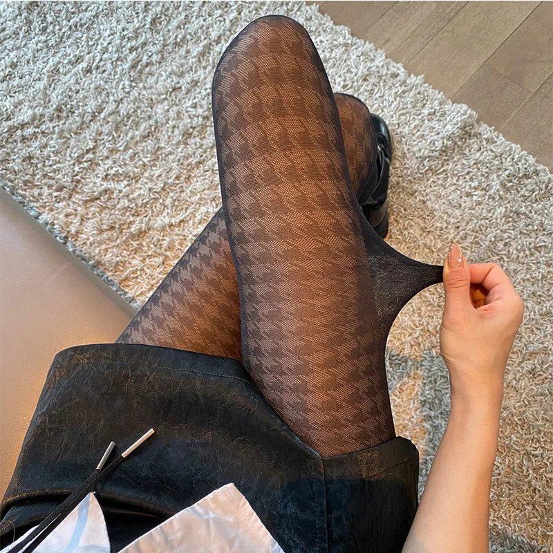 Star of the same style of jacquard jacquard thin meat pantyhose women mature women high heels stocking tube suppliers