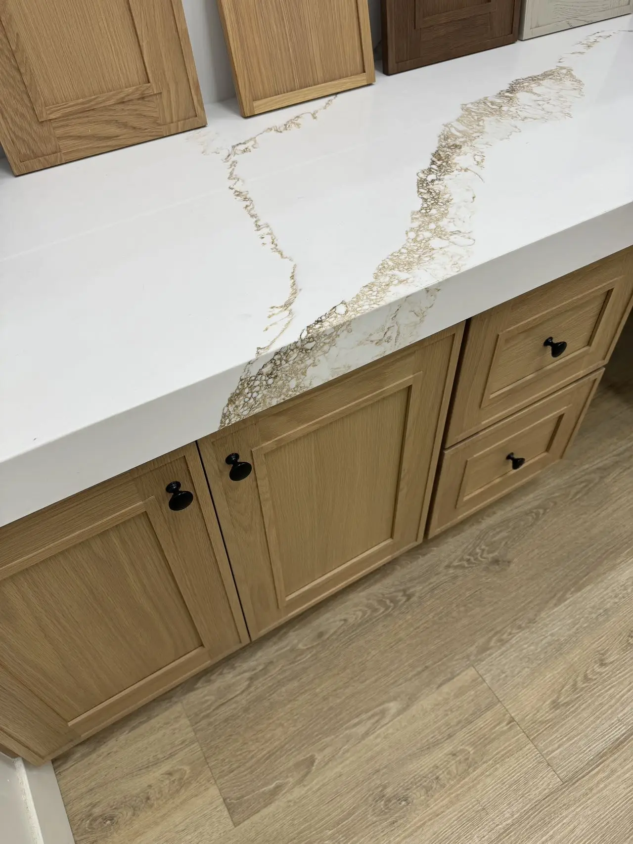 Vietnam Factory Modern Design RTA Kitchen Storage Cabinet Solid Wood Veneer Cupboards Sink Accessory MDF Carcase American