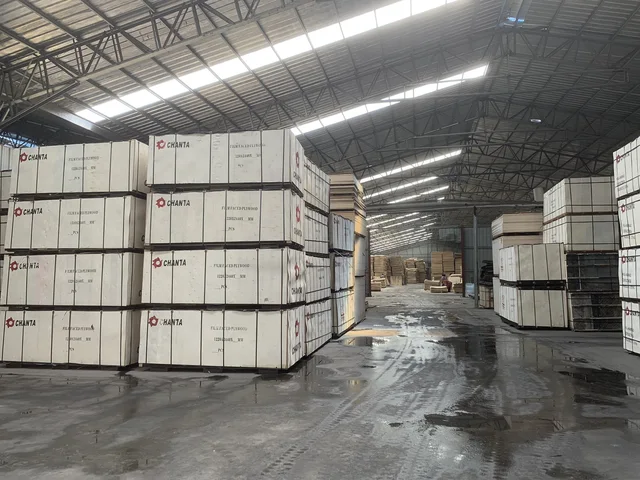  Высокое качество древесины березы эвкалипуты опалубки WBP фенольная деревянная пленка облицованная фанера 18 мм для строительства