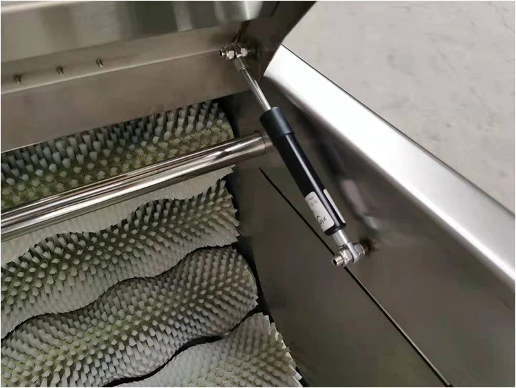 Shouchuang Cheap Price Commercial Automatic Groundnut Red Skin Peeler Dry Peanut Peeling Machine