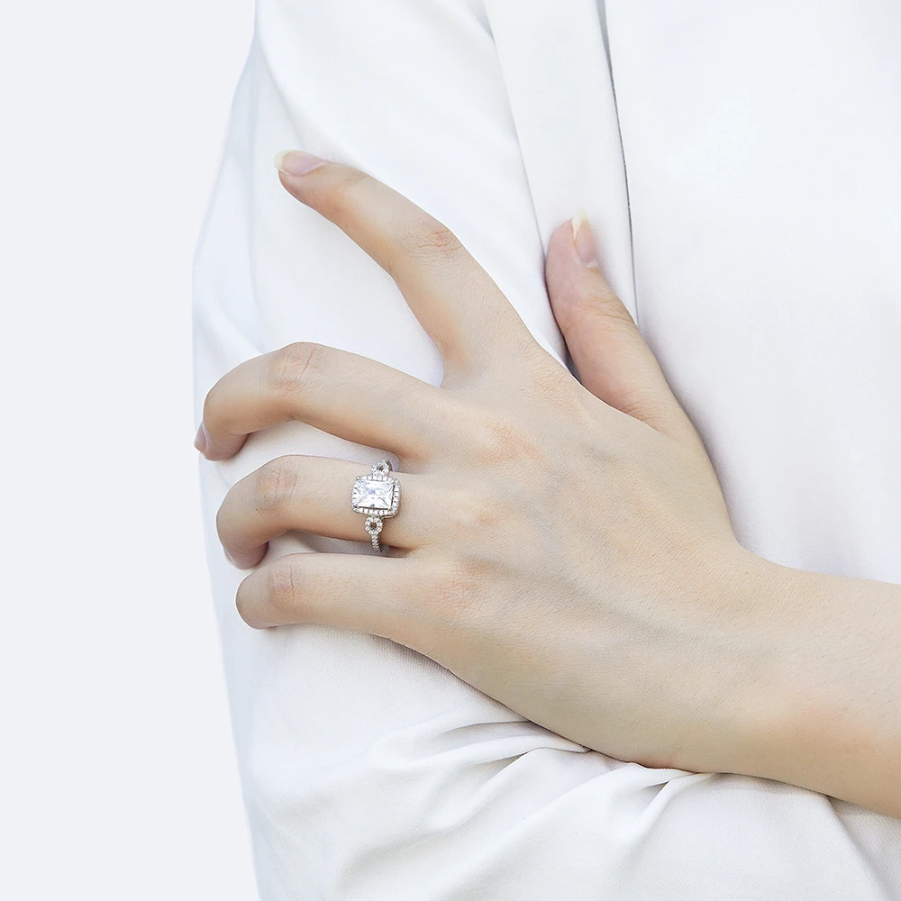 TL-072 Wholesale Price Customized 925 Sterling Silver 2 Grams Cubic Zirconia Zircon Diamonds Women Engagement Gold Plated  Rings