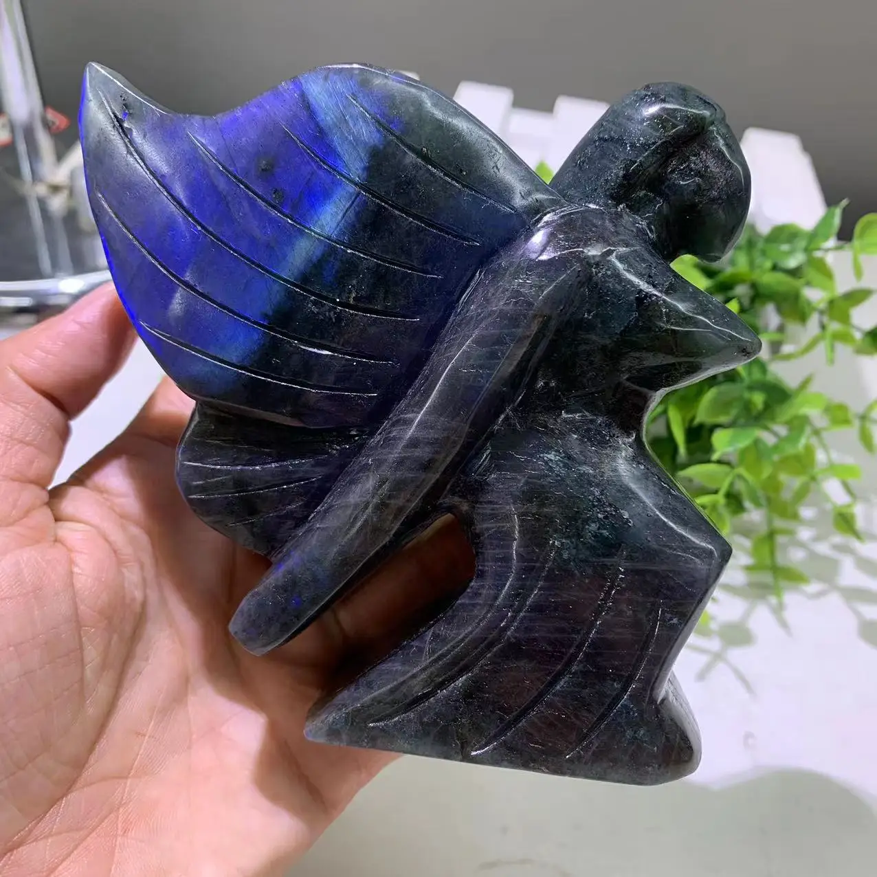 New Design High Quality Nature Crystal  Blue Flash Labradorite Angle Caving For Decoration