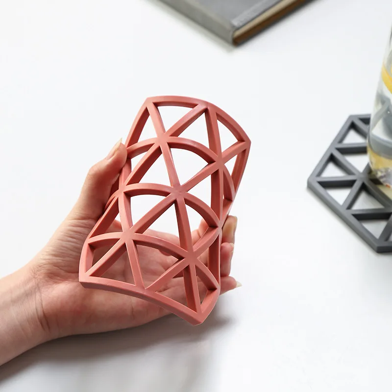 Eco-Friendly Non Slip Printed Nordic Kids Dining Table Place Mats Silicone pot mat bowl mat