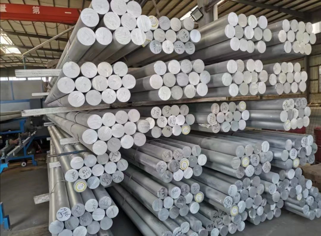 Carbon steel Q235 Ss400 ASTM A36 S235jr Q345b S355jr SAE1020 SAE1045 Carbon Round Iron Rod/Square Steel Bar