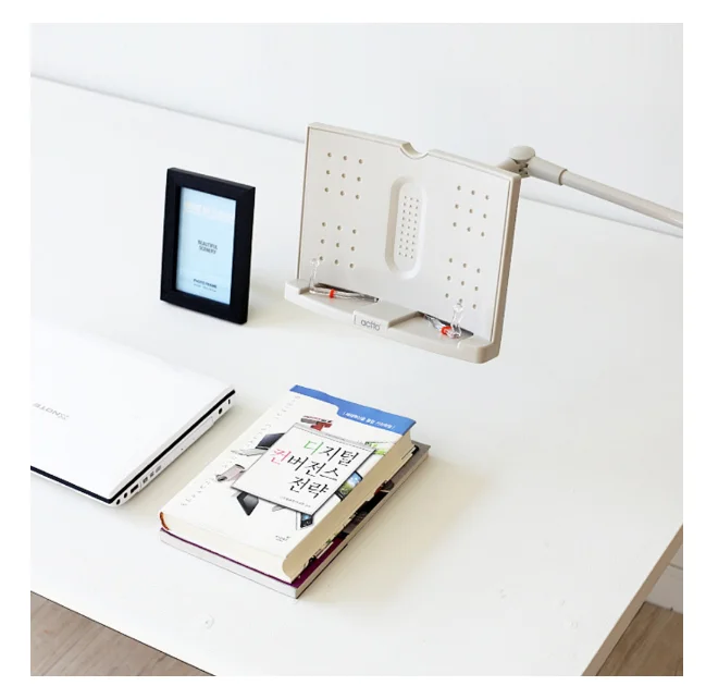 ACTTO 4D Flex-arm Book stand Reading Rest adjustable book holder in bed  hands free rotating  Height Adjustable 270 Degree