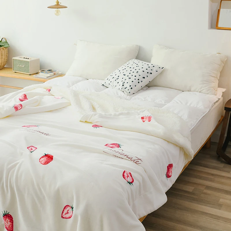 Ins Small Fresh Style White Strawberry Pattern Lambskin Double Layer Good Sleeping Warm Winter Blanket