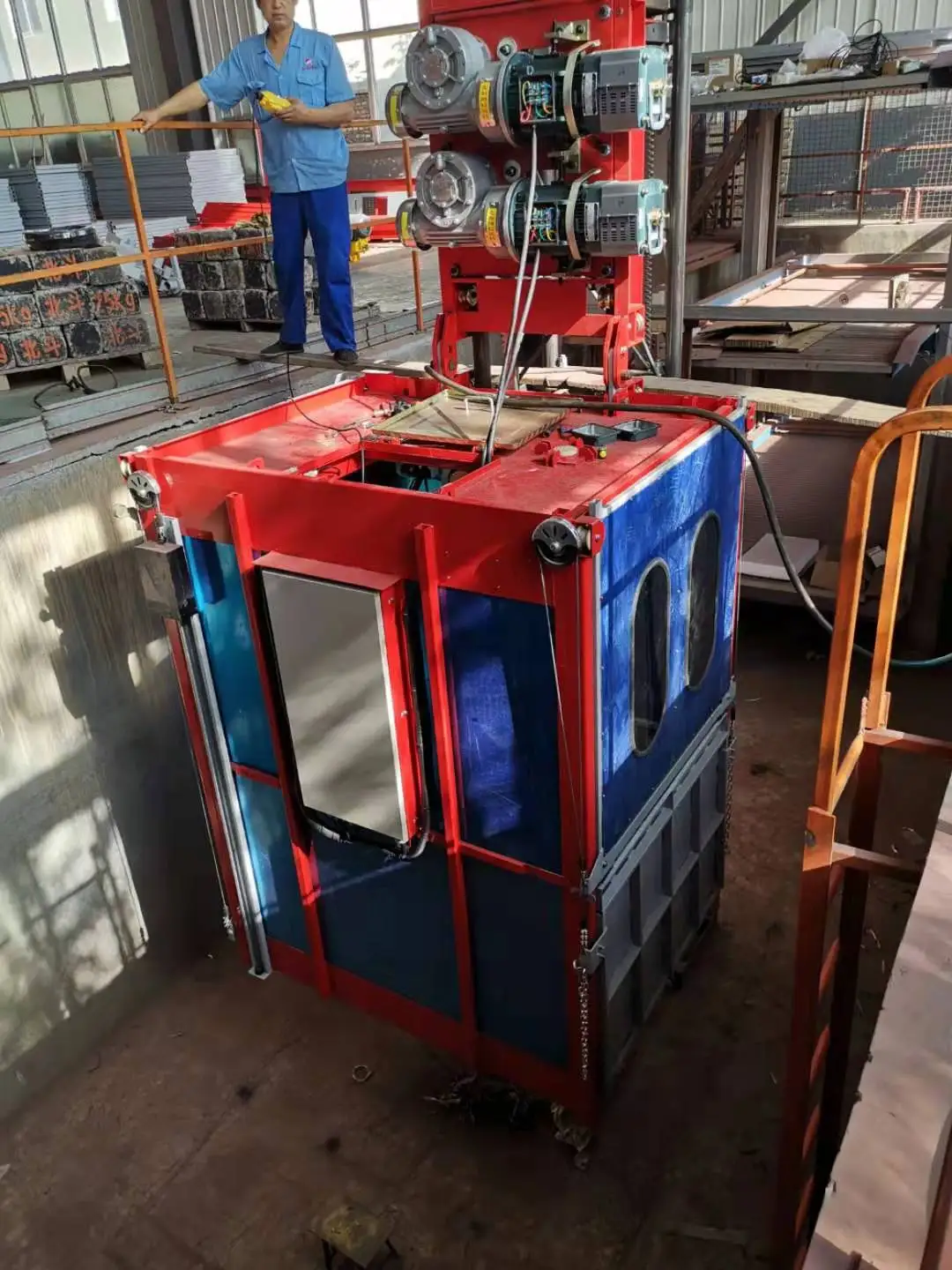 Mini tower crane operator lift elevator hoist for builders in construction site