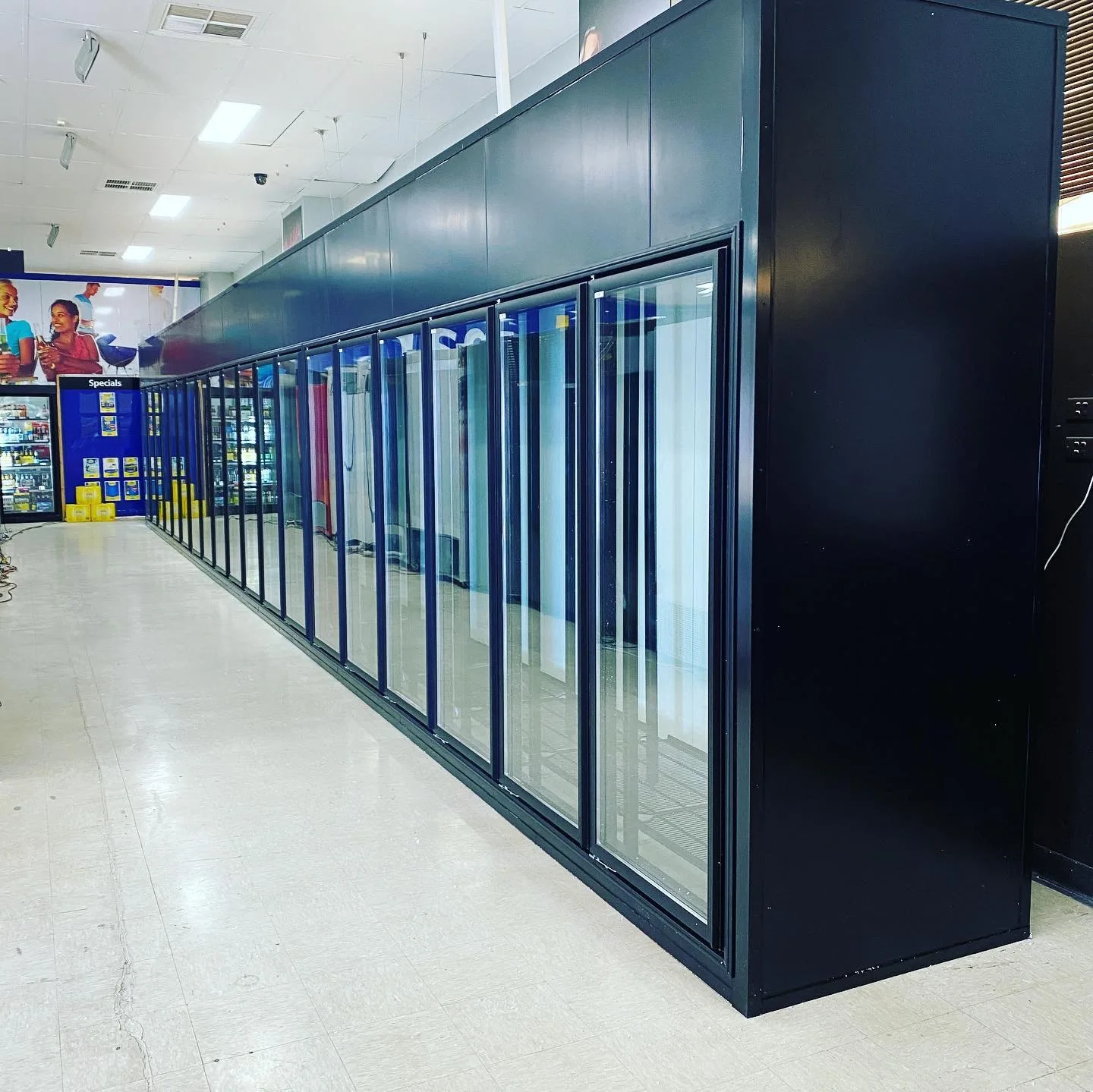 Transport freezer glass door walk in freezer glass door for grocery store