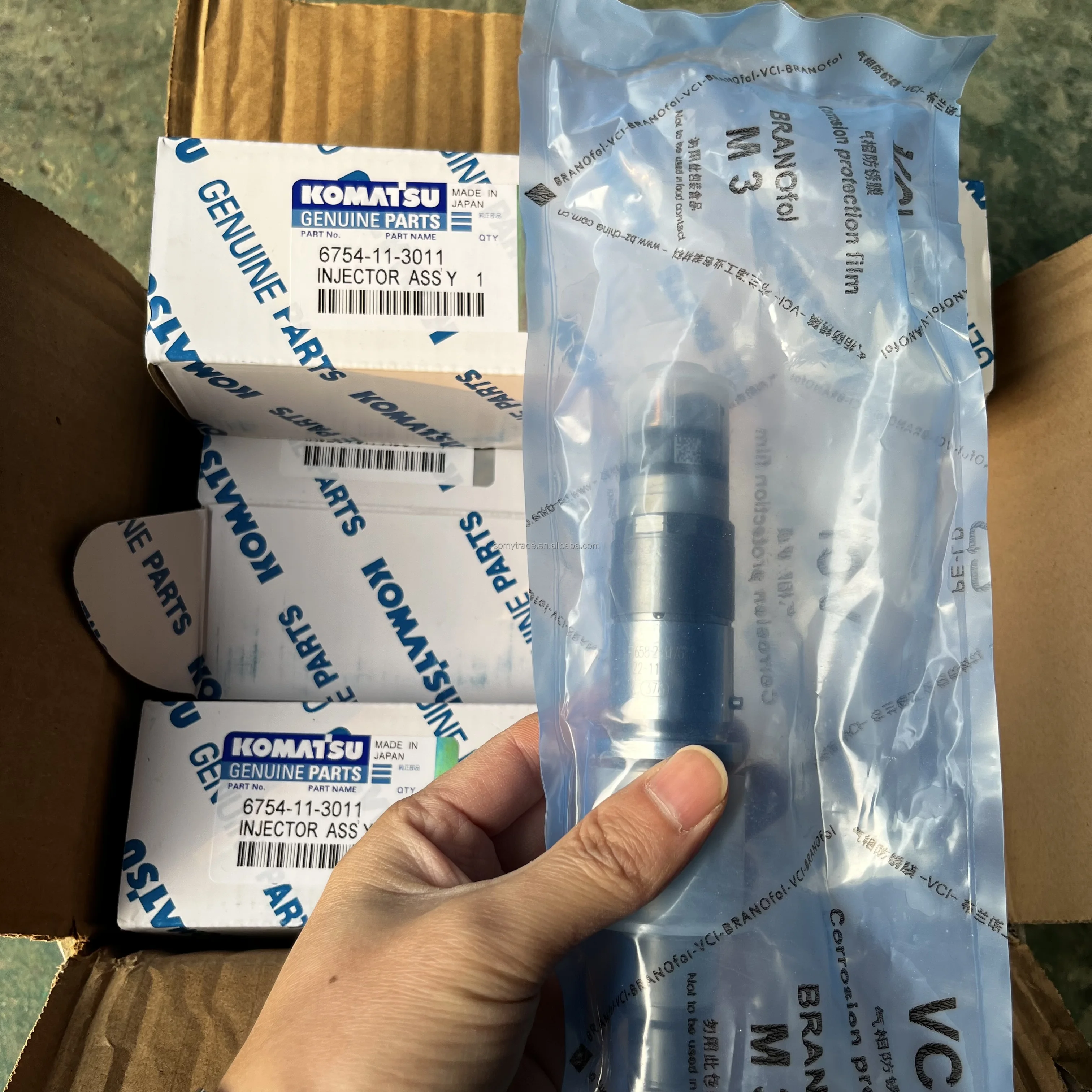 Excavator 4D95 4D102 4D107 6D95 6D102 All Komatsu Engine Injectors Diesel Injector Types Fuel Injector 6754113011 6754-11-3011