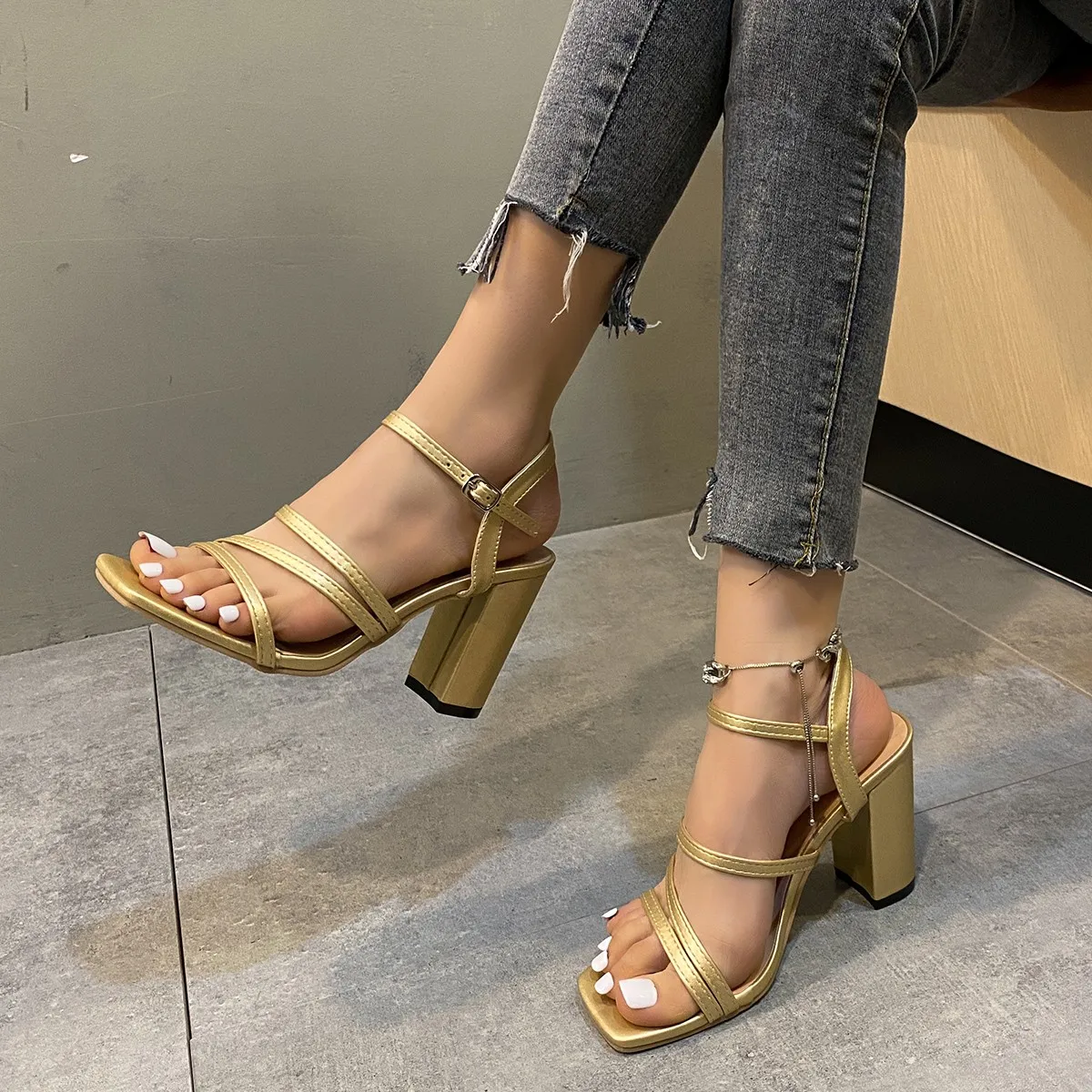 2024 New Hot Selling White Sandale Talon Femm Square Toe Fashion Stiletto Sandals Heels for Women 35-43 PU Rubber