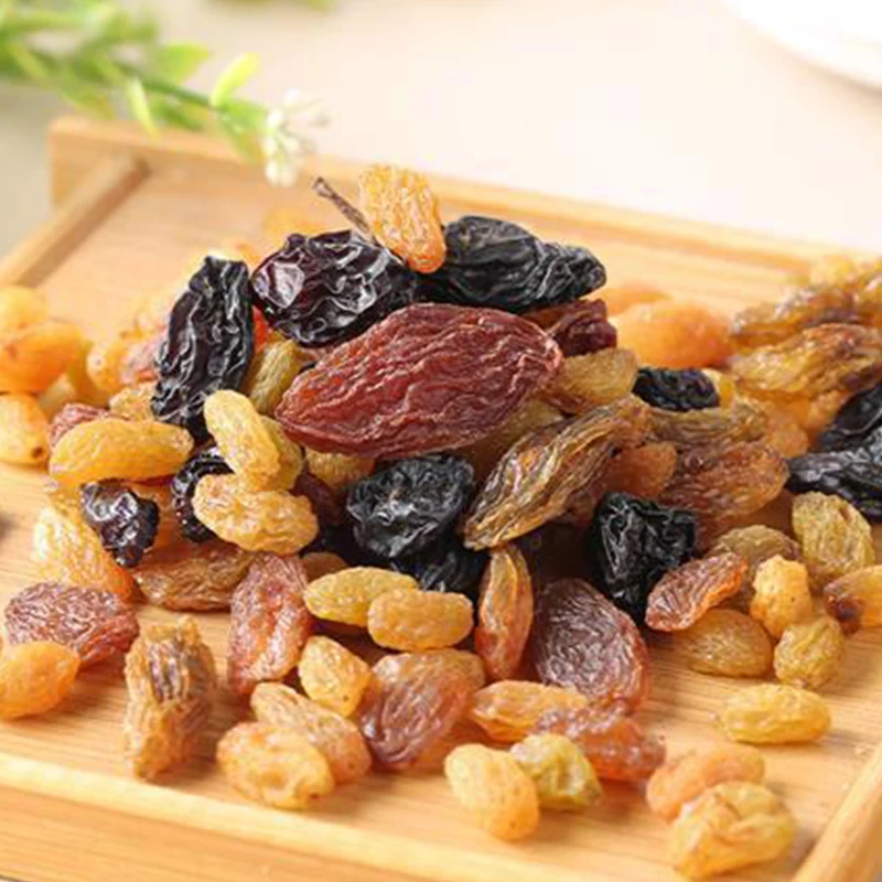 Wholesale healthy nuts and dried fruits natural four-color raisin snacks export