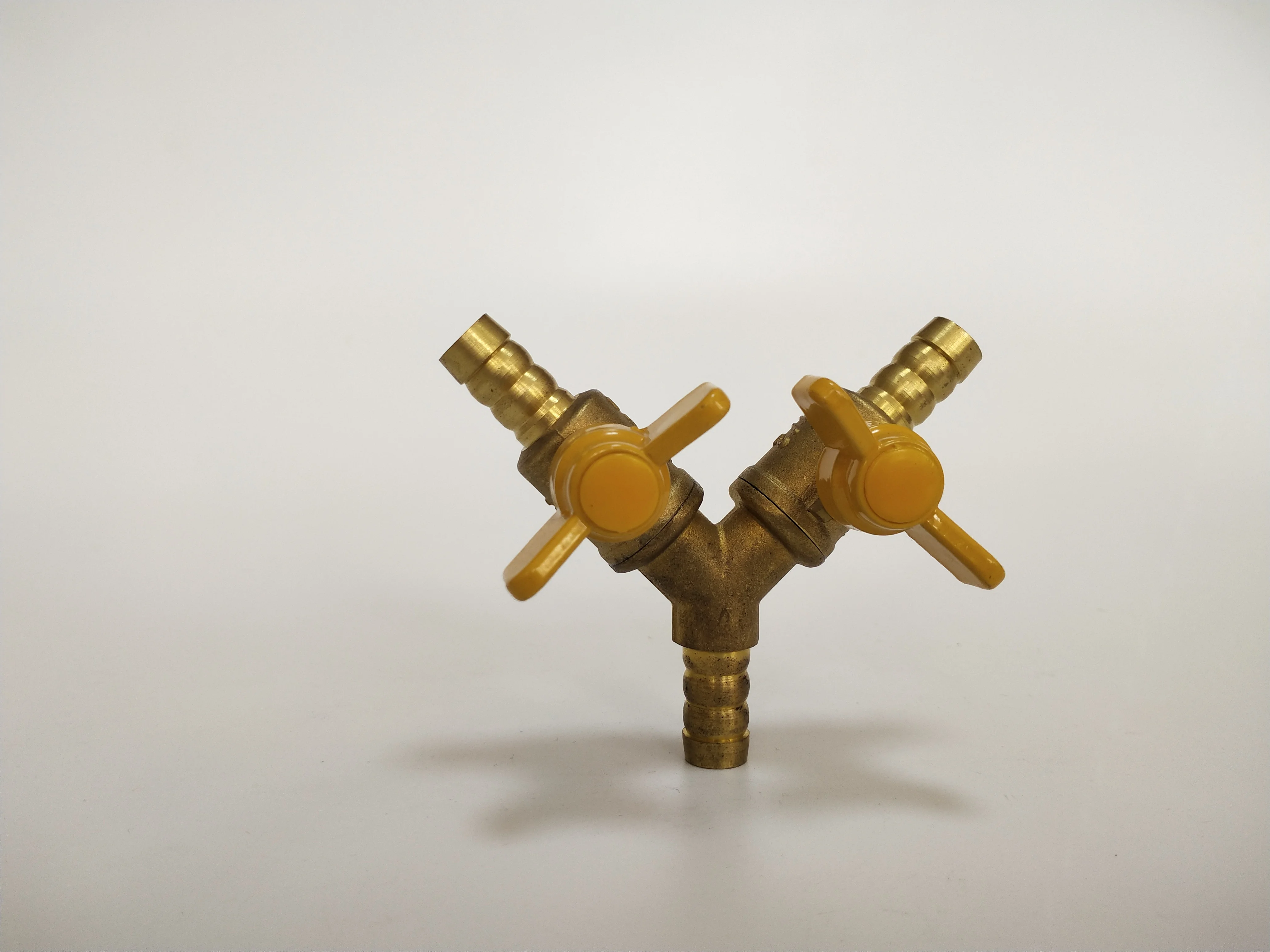 Y-образная Тройная пагода резьба латунный газовый клапан с ручкой-бабочкой