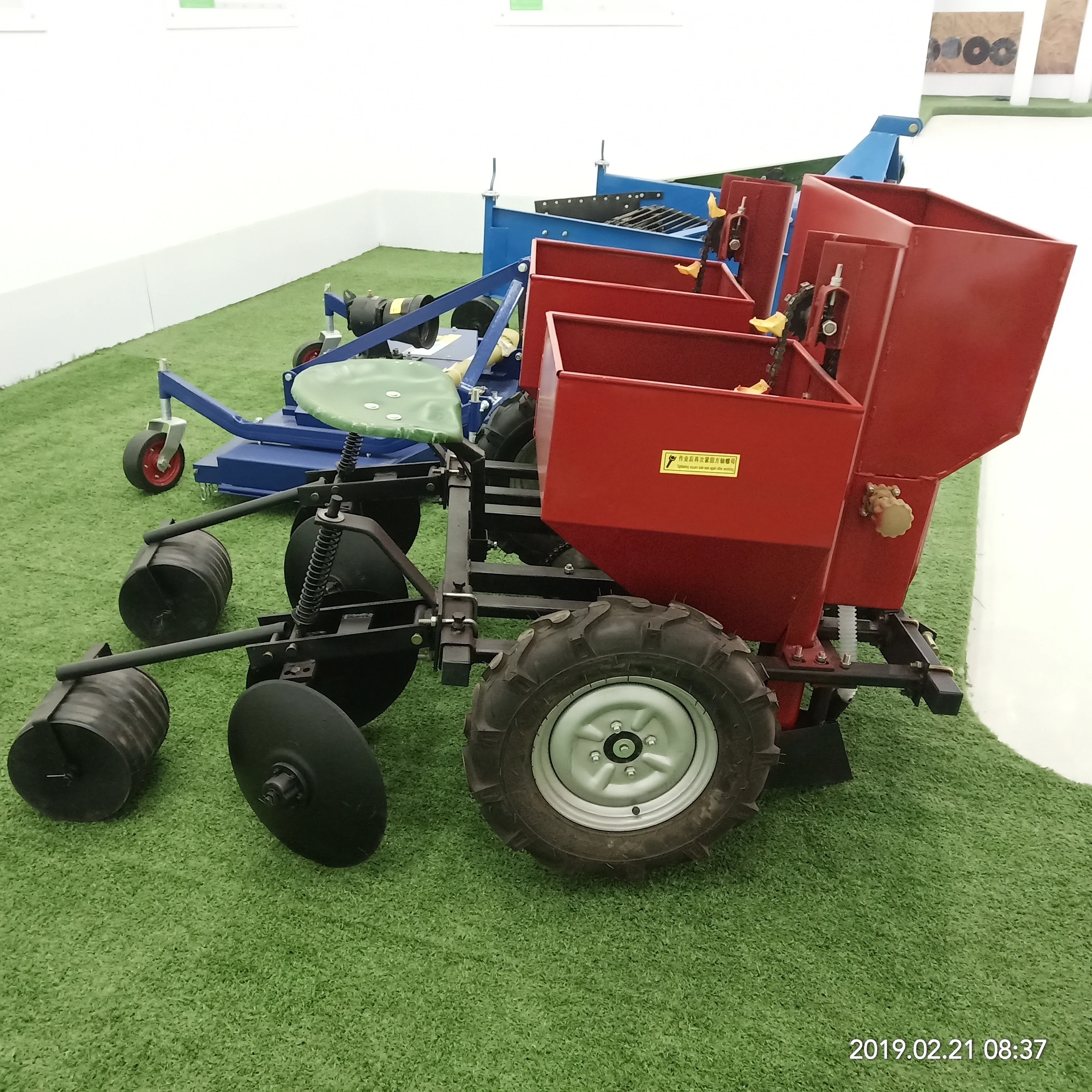 Agricultural machinery equipment two row potato planter for sale