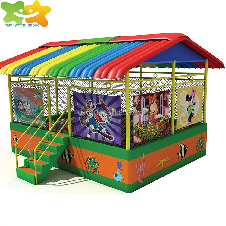Красочные крыши батут на улице с корнем для детей