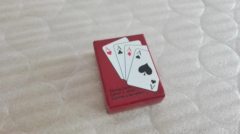 Leisure and environmentally friendly paper portable mini playing cards travel small poker
