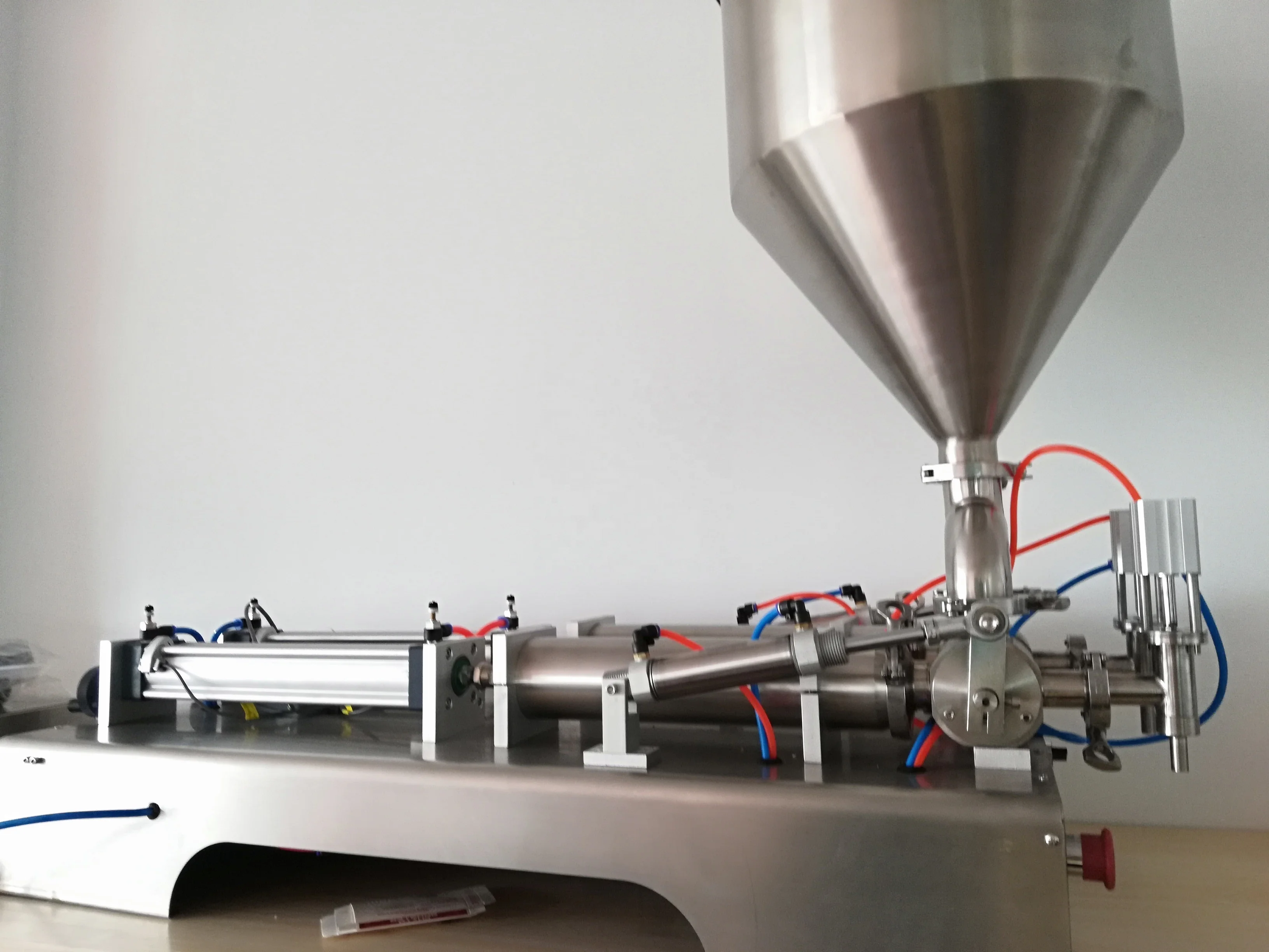G2WG Paste filling machine for oil/honey/shampoo
